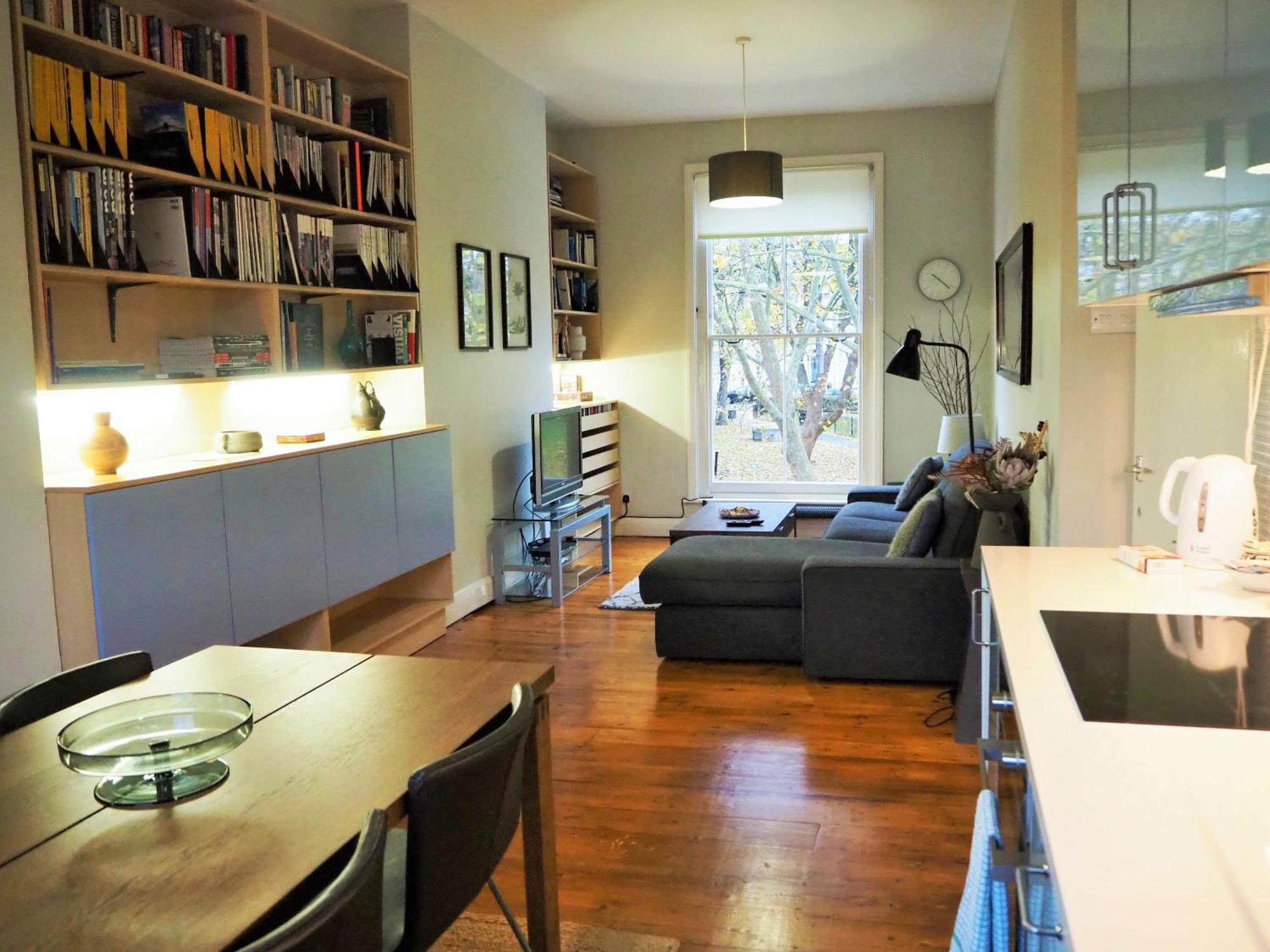 Сasa de vacaciones Stunning House Overlooking Local Park *