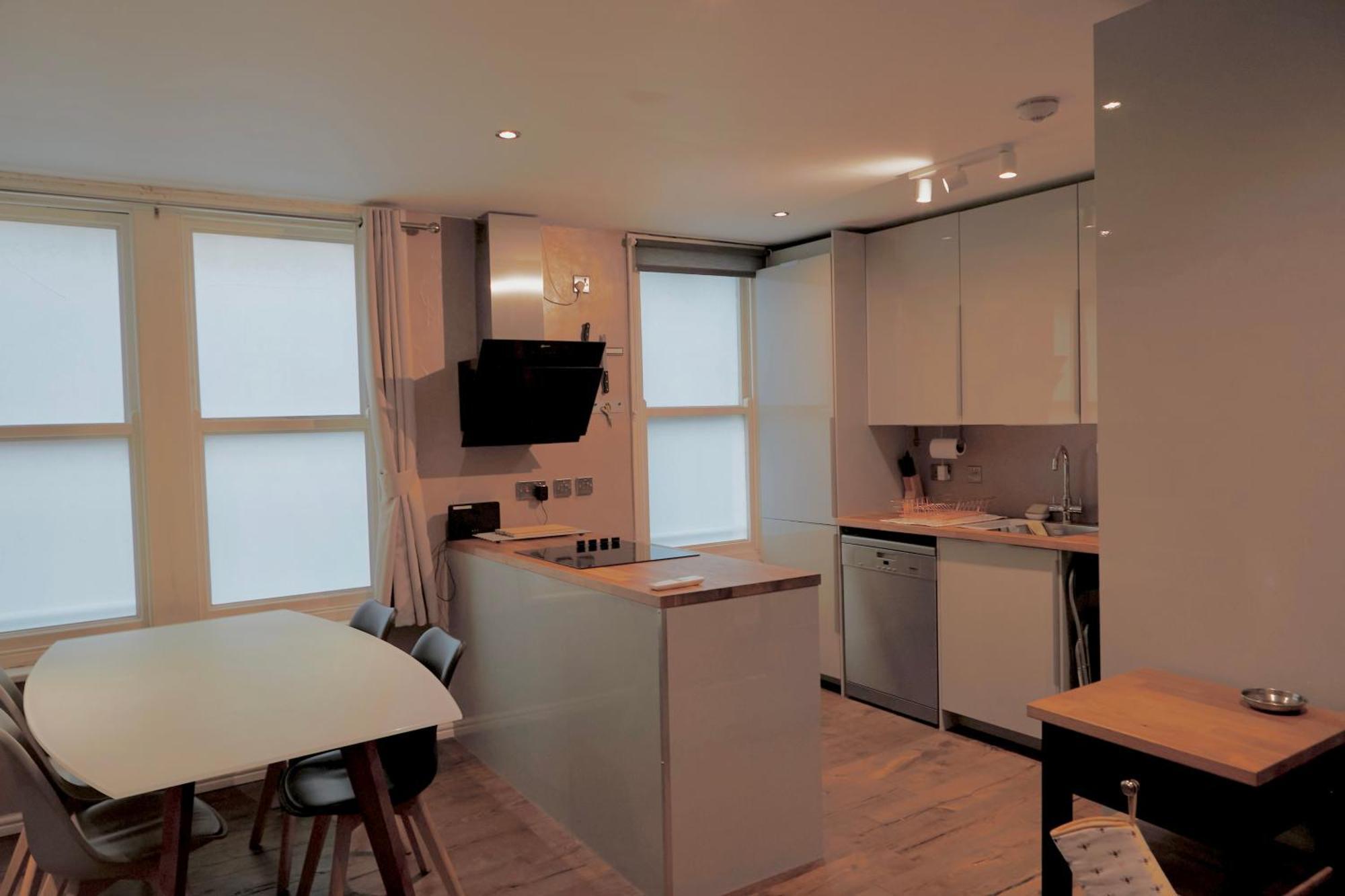 Luxury Located Near Marble Arch & Baker Street Apartment *
