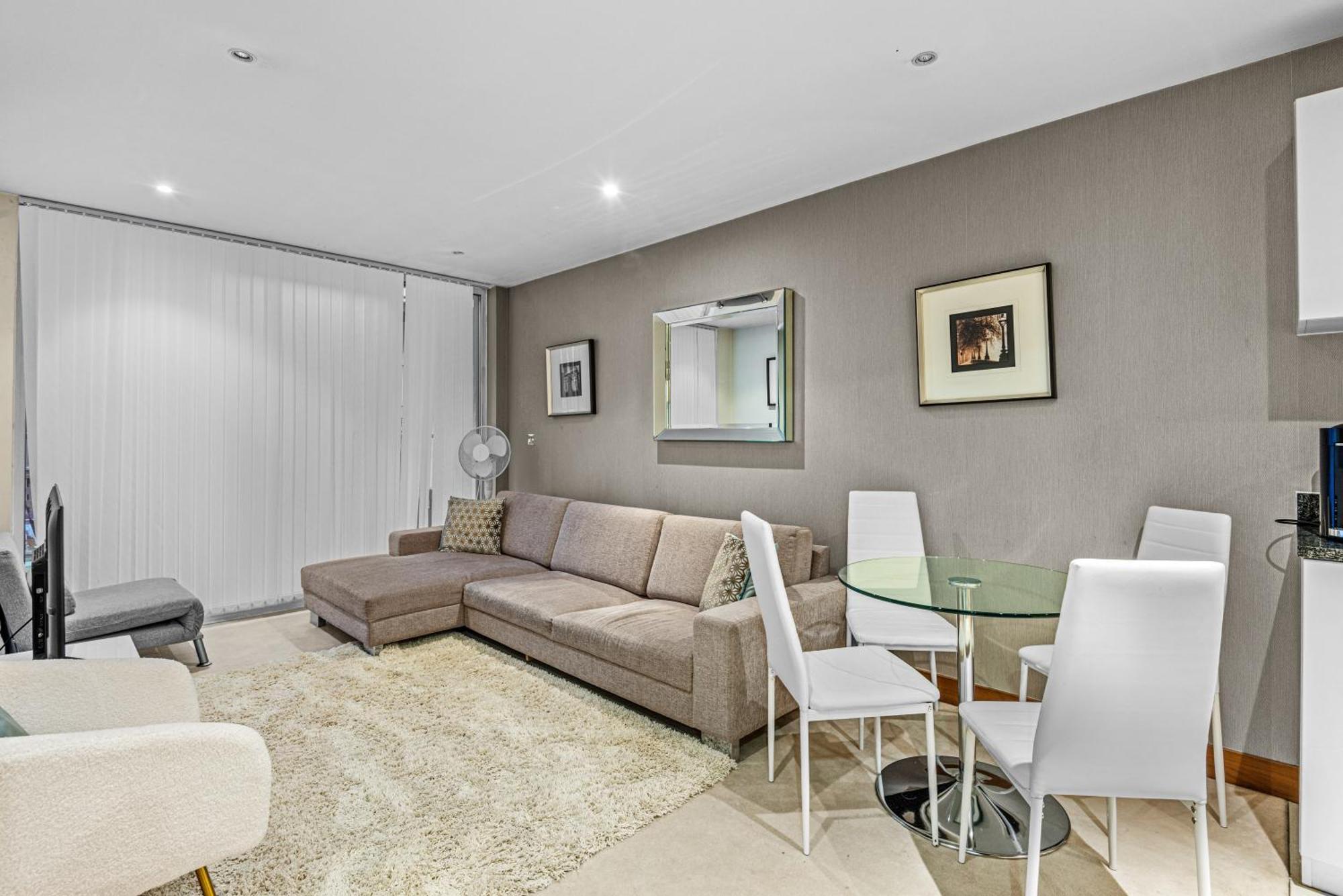 Londwell, Chelsea Living, Flat With Balcony * Londres