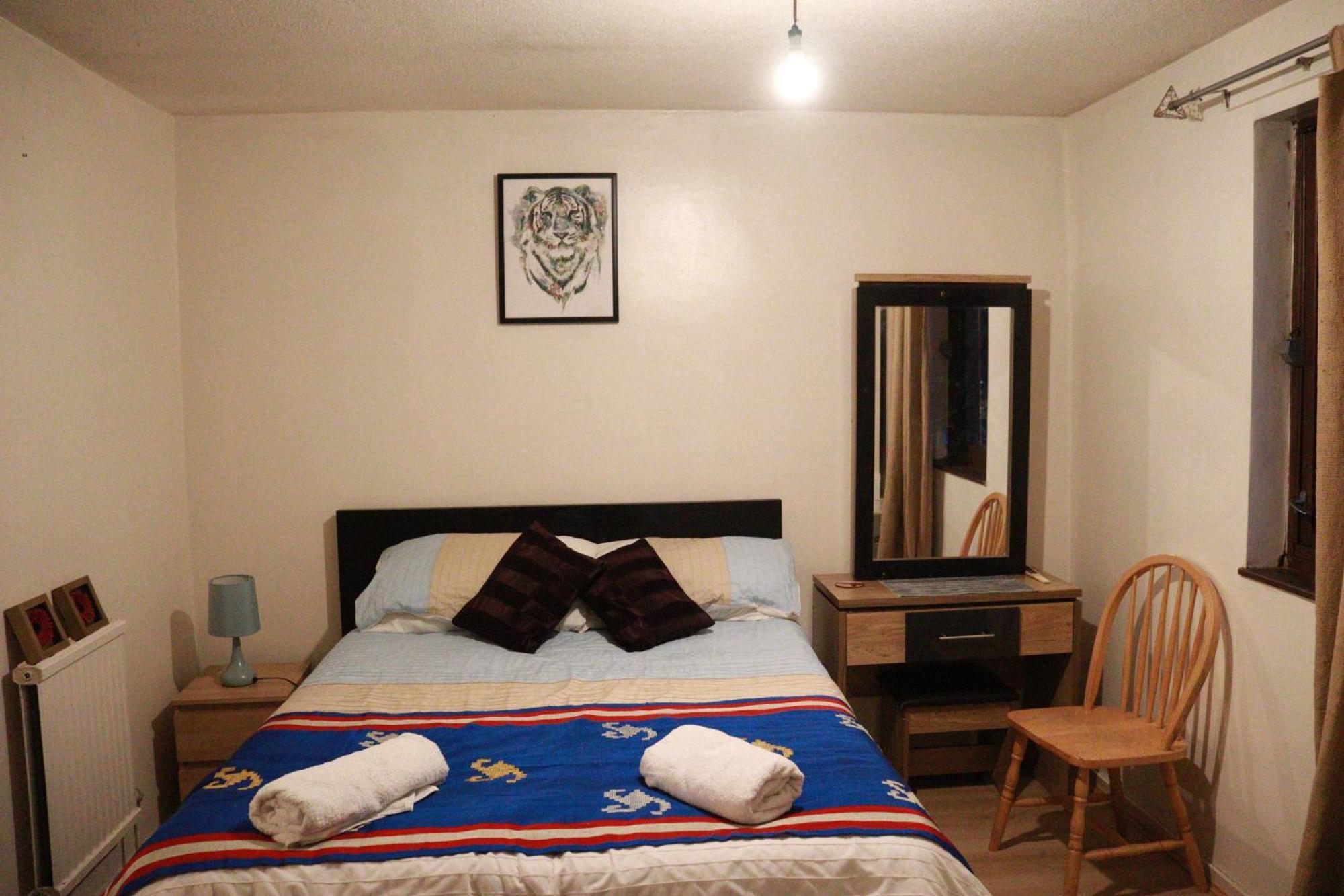 Casa de férias Comfortable 2-bed House In Zone 2
