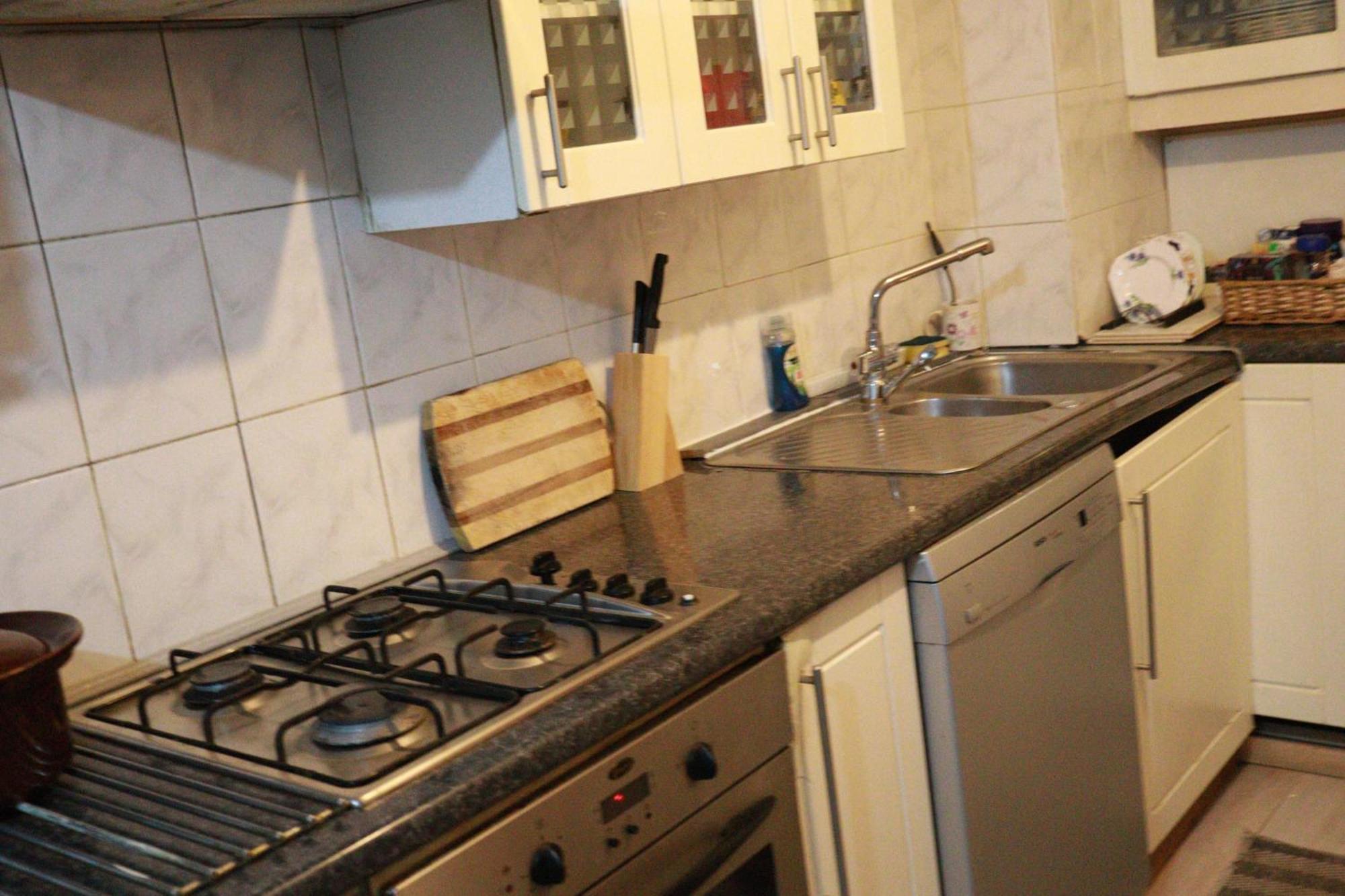 Casa de férias Comfortable 2-bed House In Zone 2 *