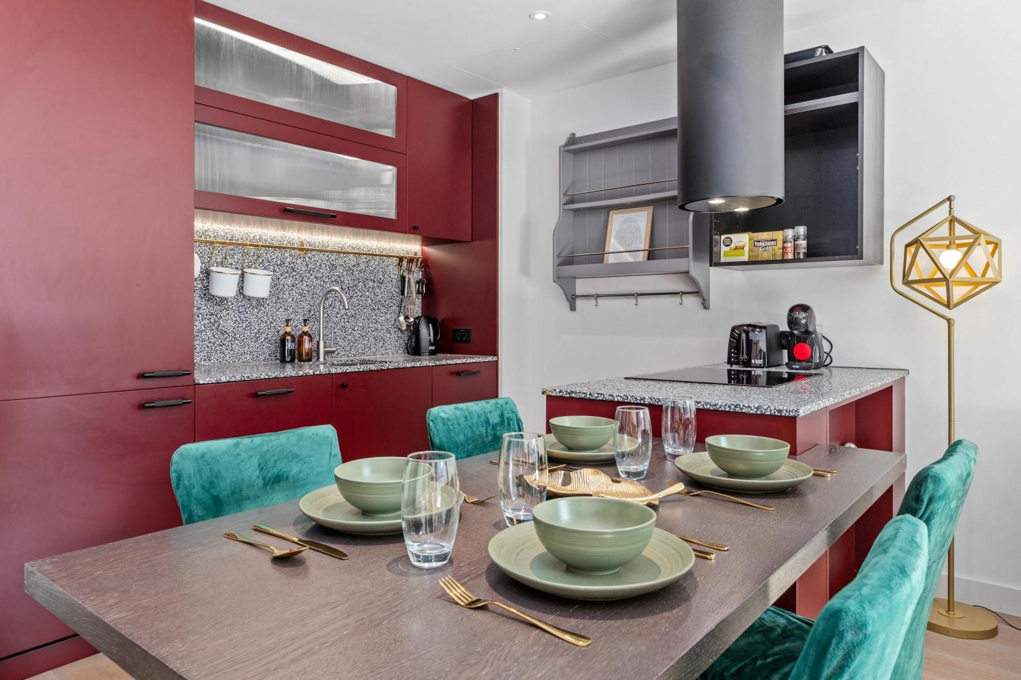 Central Stay-fabulous Ultra-central Luxury Designer Two Bedroom-pool-gym-full Ac Londen