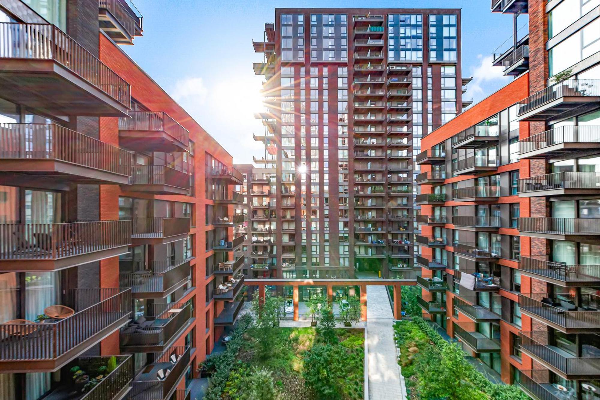 Central Stay-fabulous Ultra-central Luxury Designer Two Bedroom-pool-gym-full Ac *