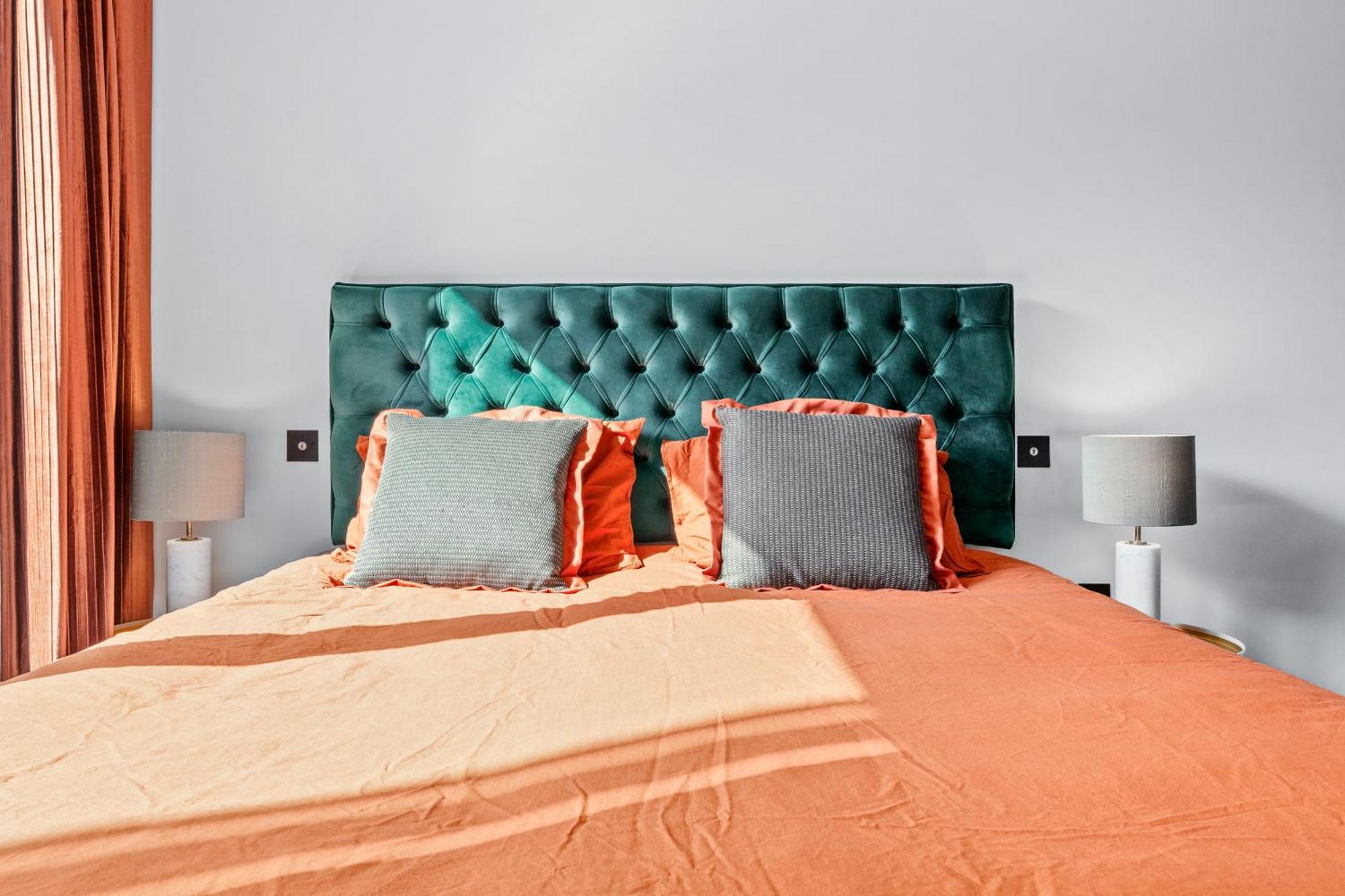 Central Stay-fabulous Ultra-central Luxury Designer Two Bedroom-pool-gym-full Ac Appartement