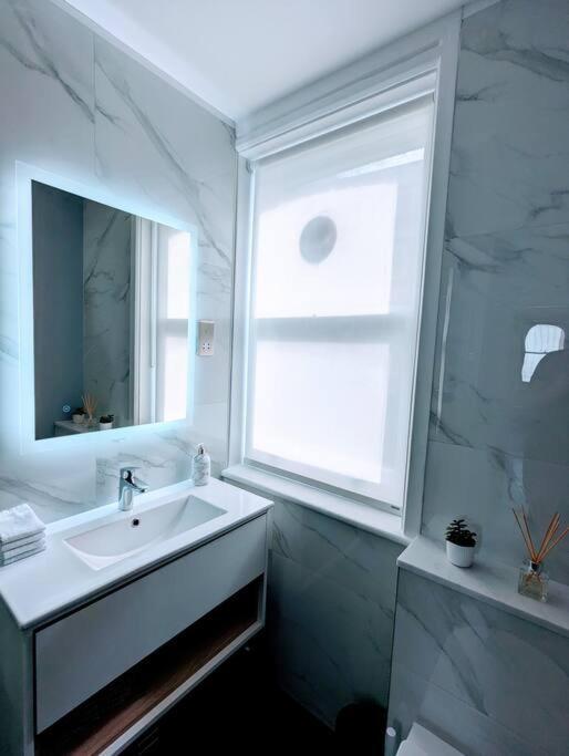 Hello, Fitzrovia! Apartment *