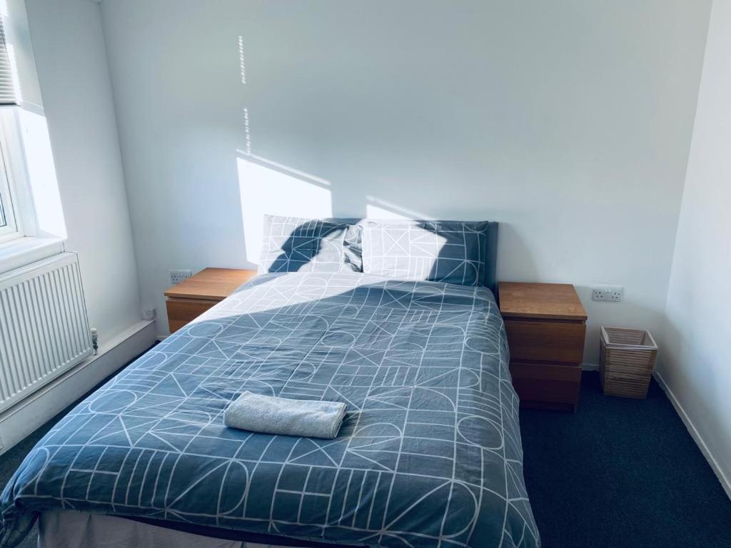 Four Bedroom Flat In Foresthill Apartment London