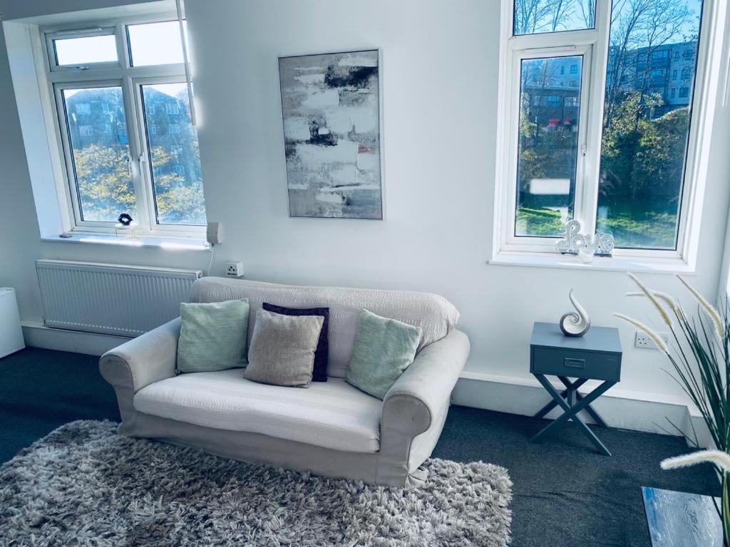 Apartment Four Bedroom Flat In Foresthill