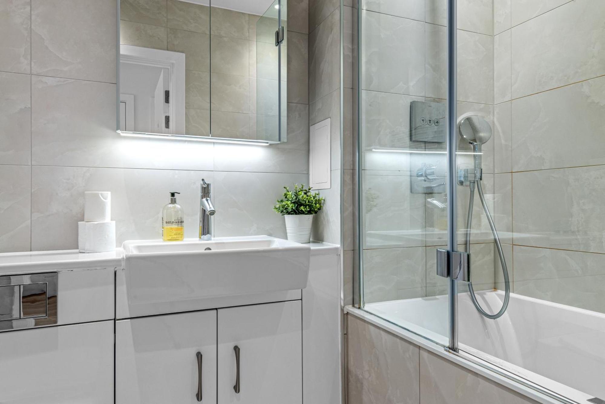 Londwell, Heart Of Notting Hill, Balcony Luxury Apartamento Londres