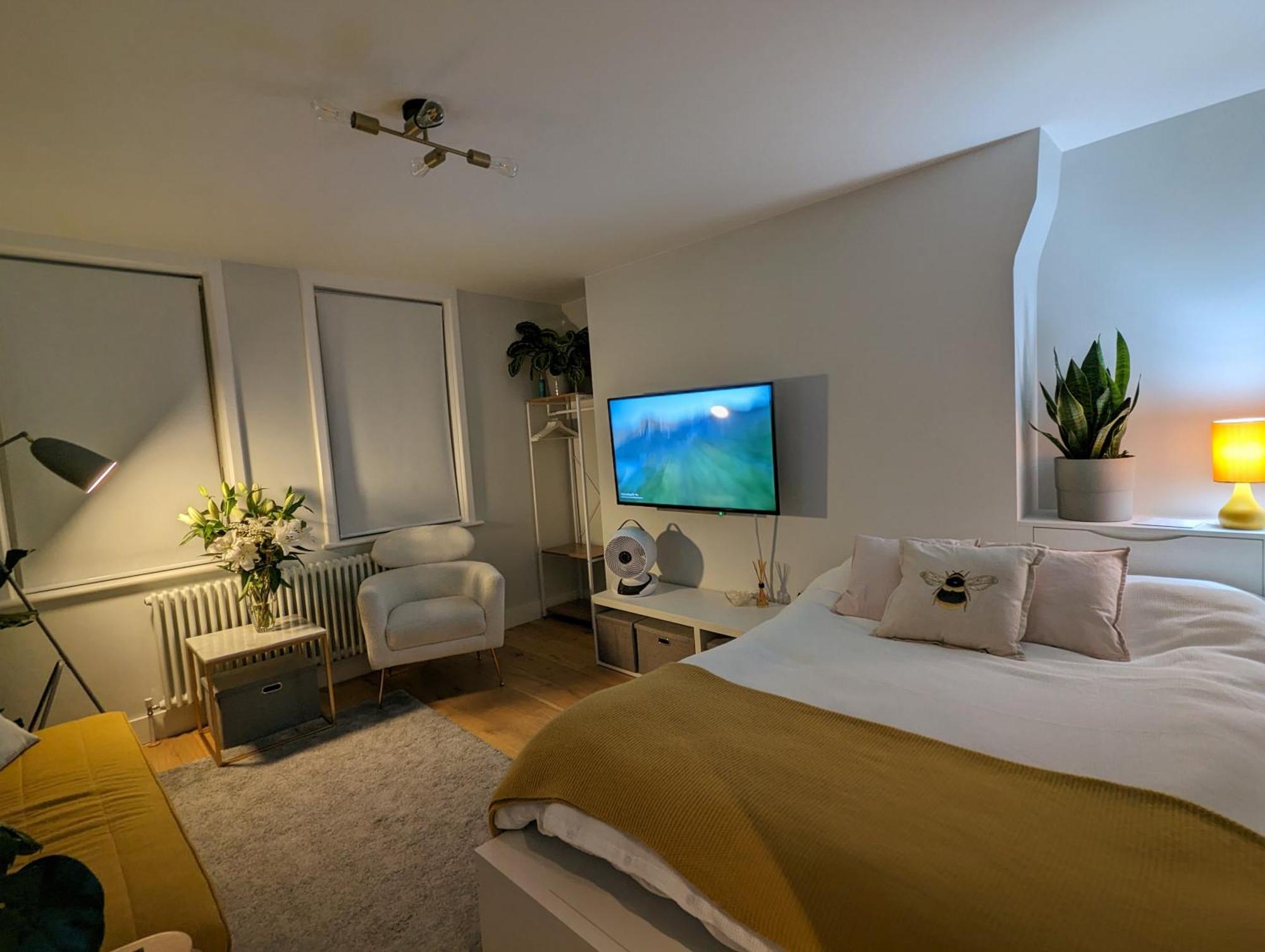 Hello, Fitzrovia! Apartment *