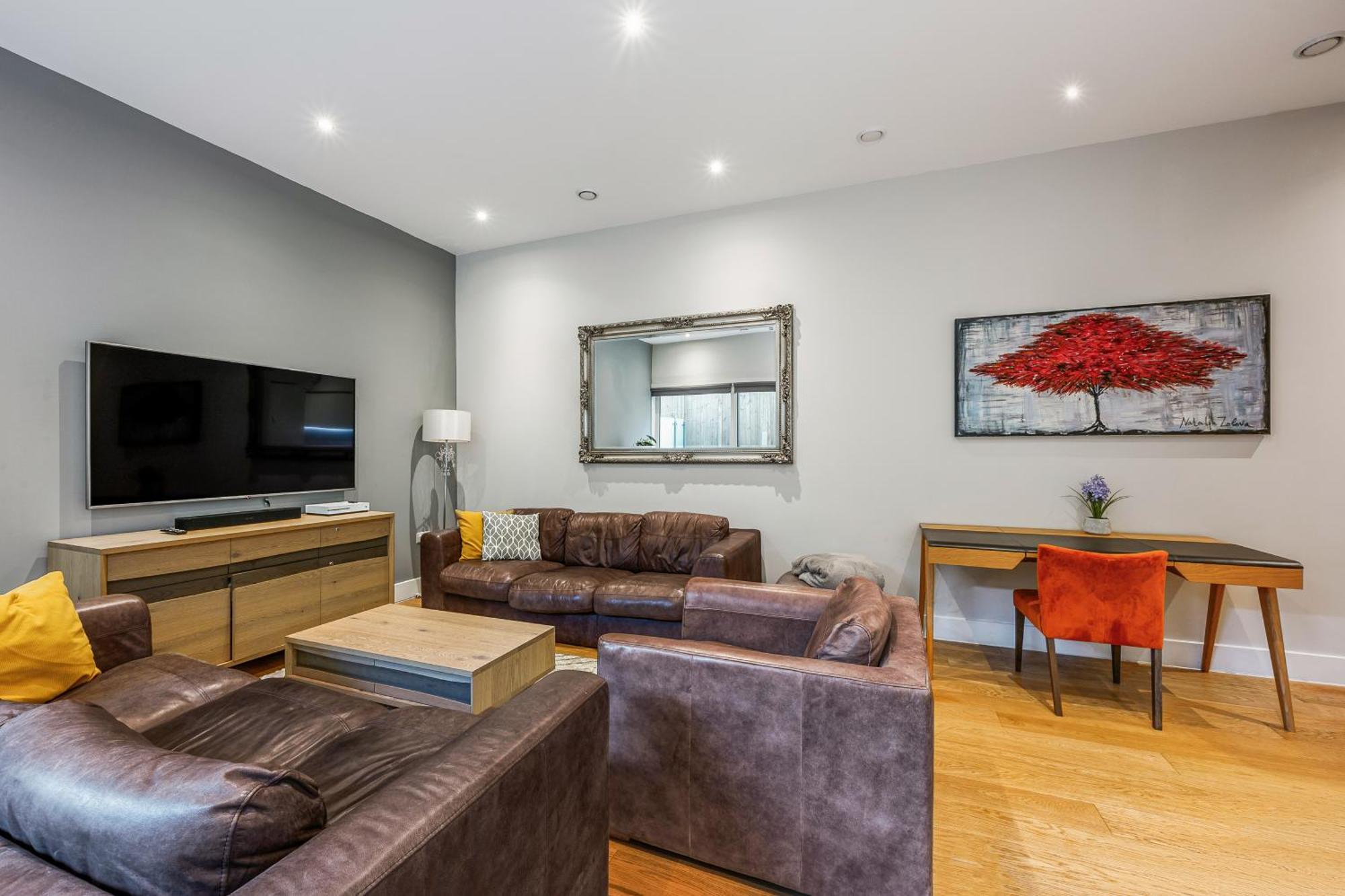 Large Modern One Bedroom Apartamento *