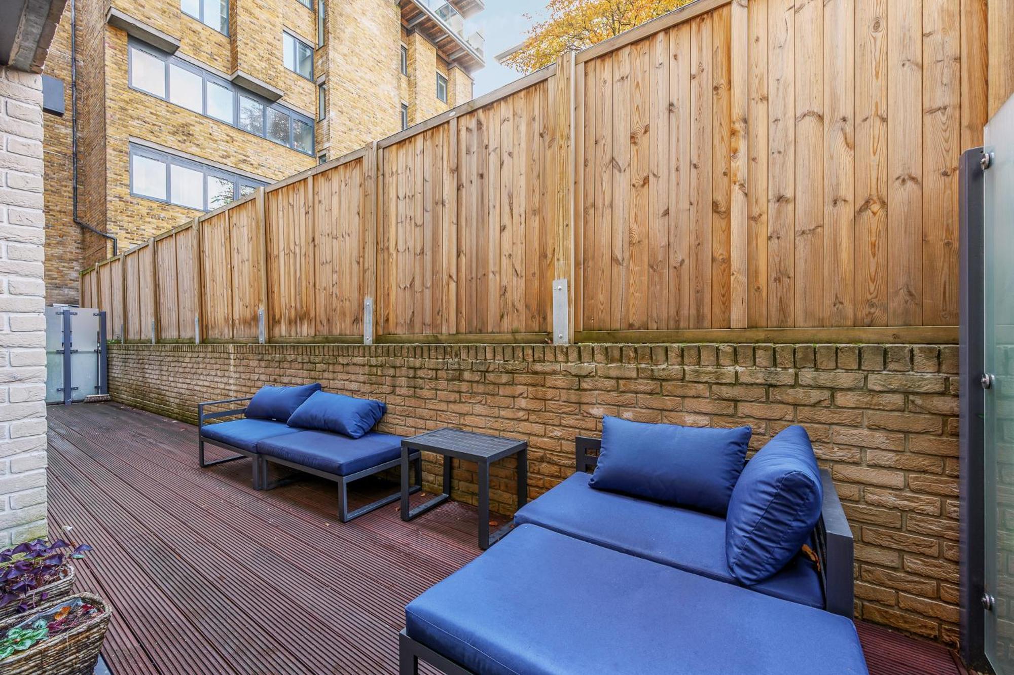 Large Modern One Bedroom Londres