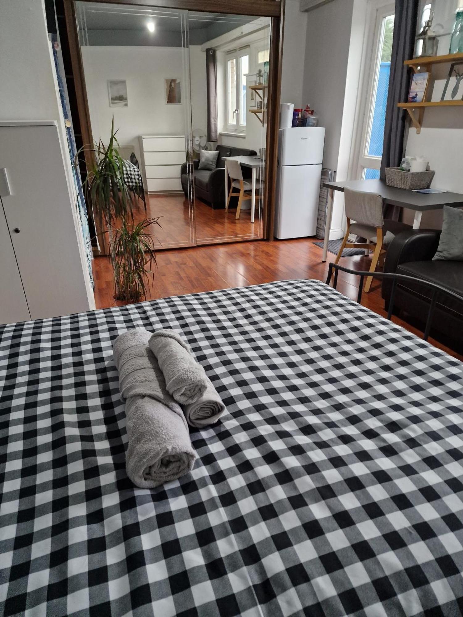 Spacious Private Balcony - Central - Zone 1 - Elephant And Castle * London