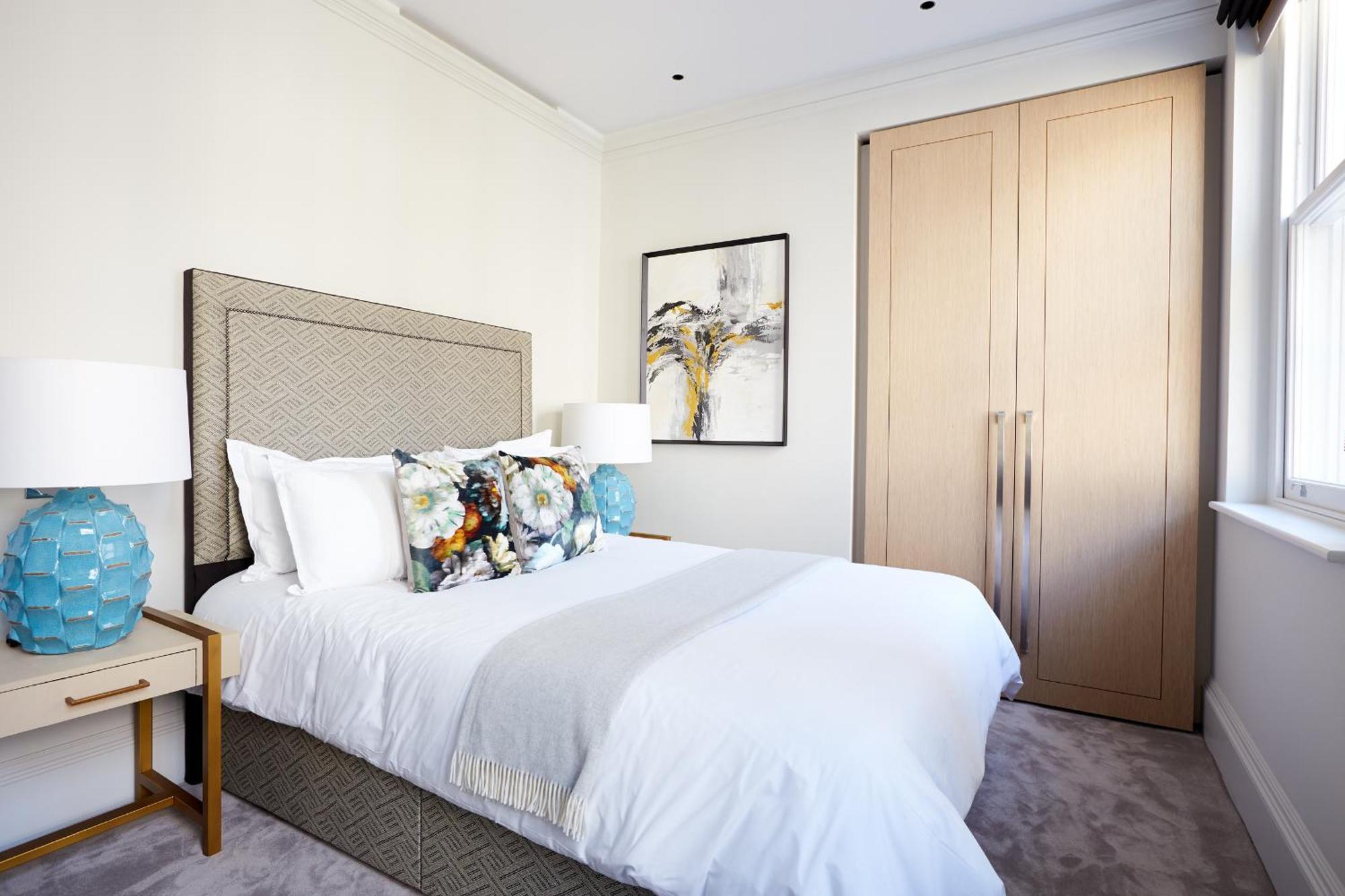 Sonder King Street 4*