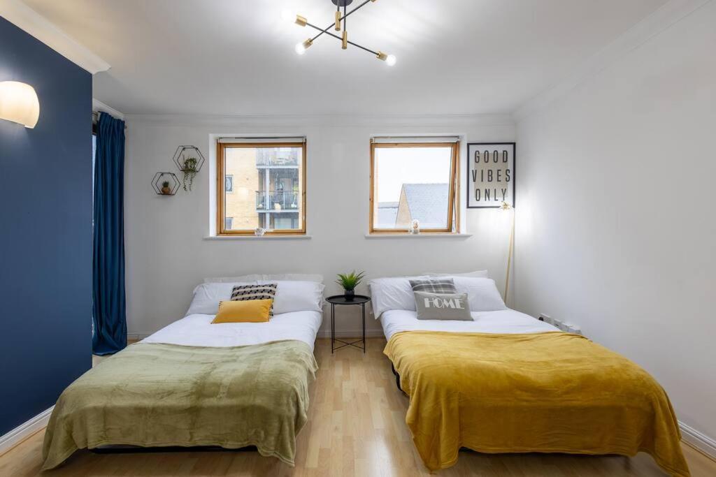 Morden Apartment, By The Sea With Free Parking Appartement
