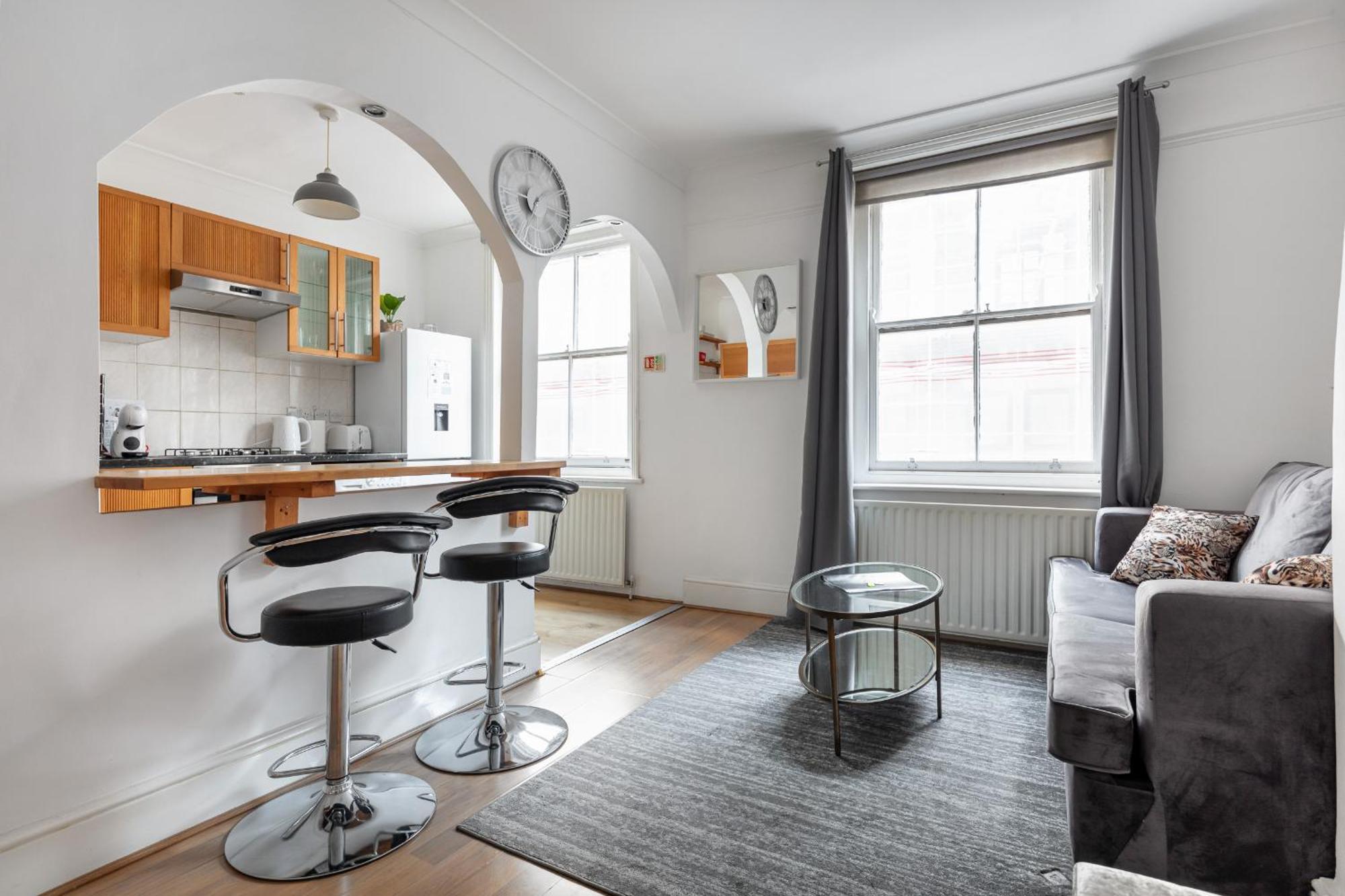 Gorgeous One Bed Aircon In The Heart Of Apartment