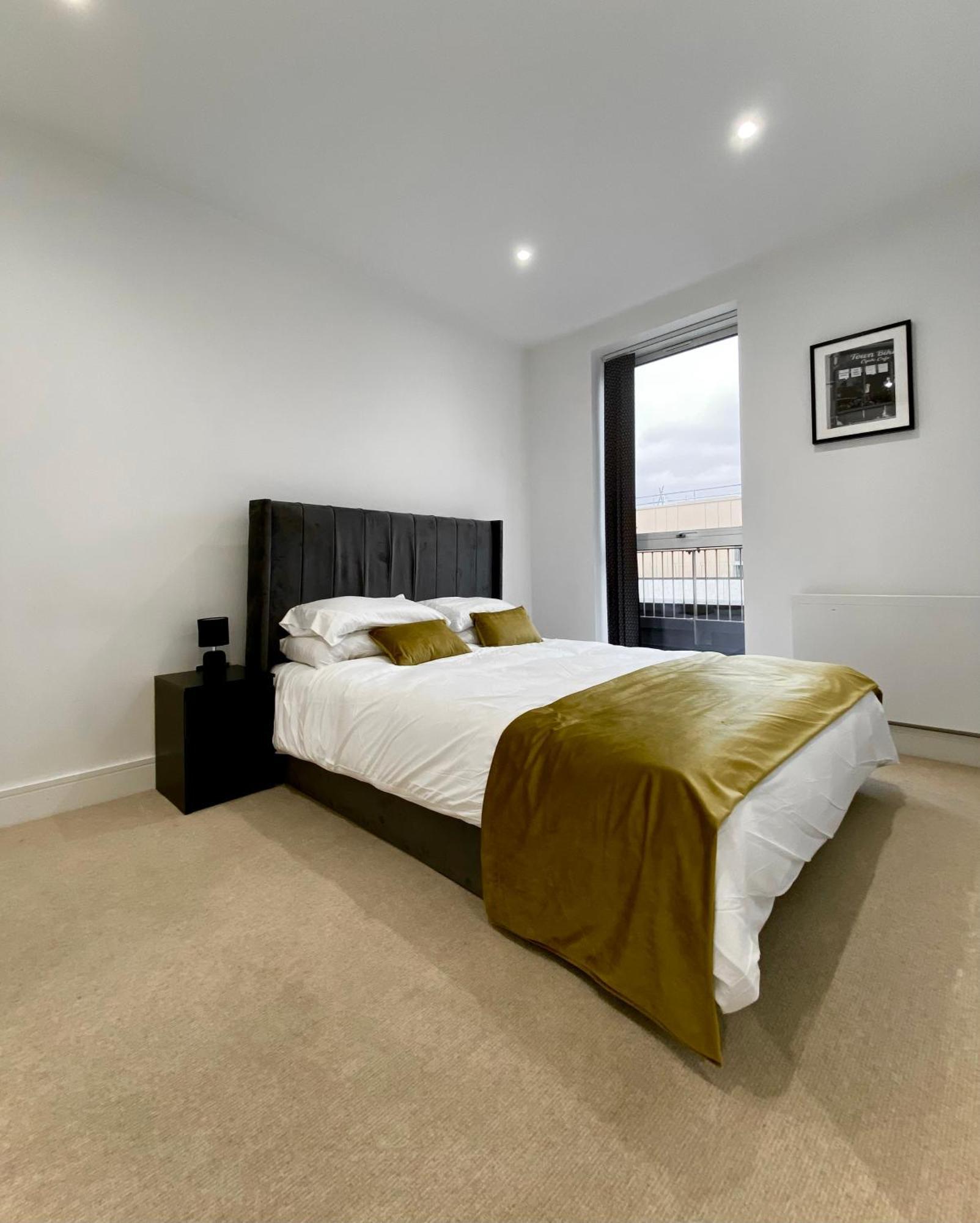 Apartamento Spacious 2 Bedroom Penthouse Retreat *