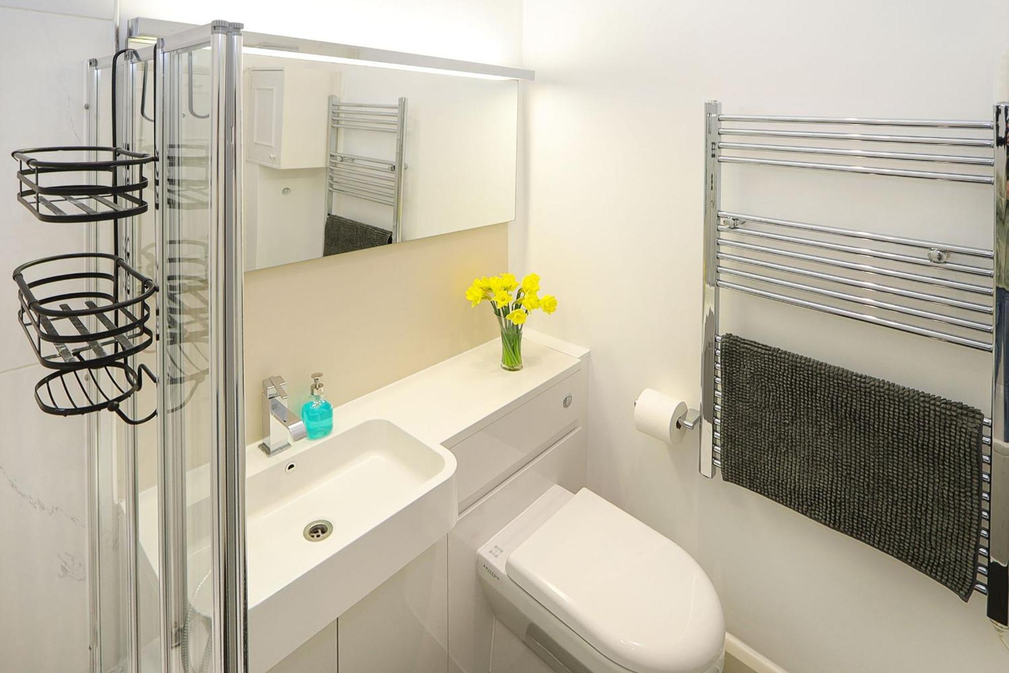 Cosy Kensington Flat, 2 Min To Tube Apartment