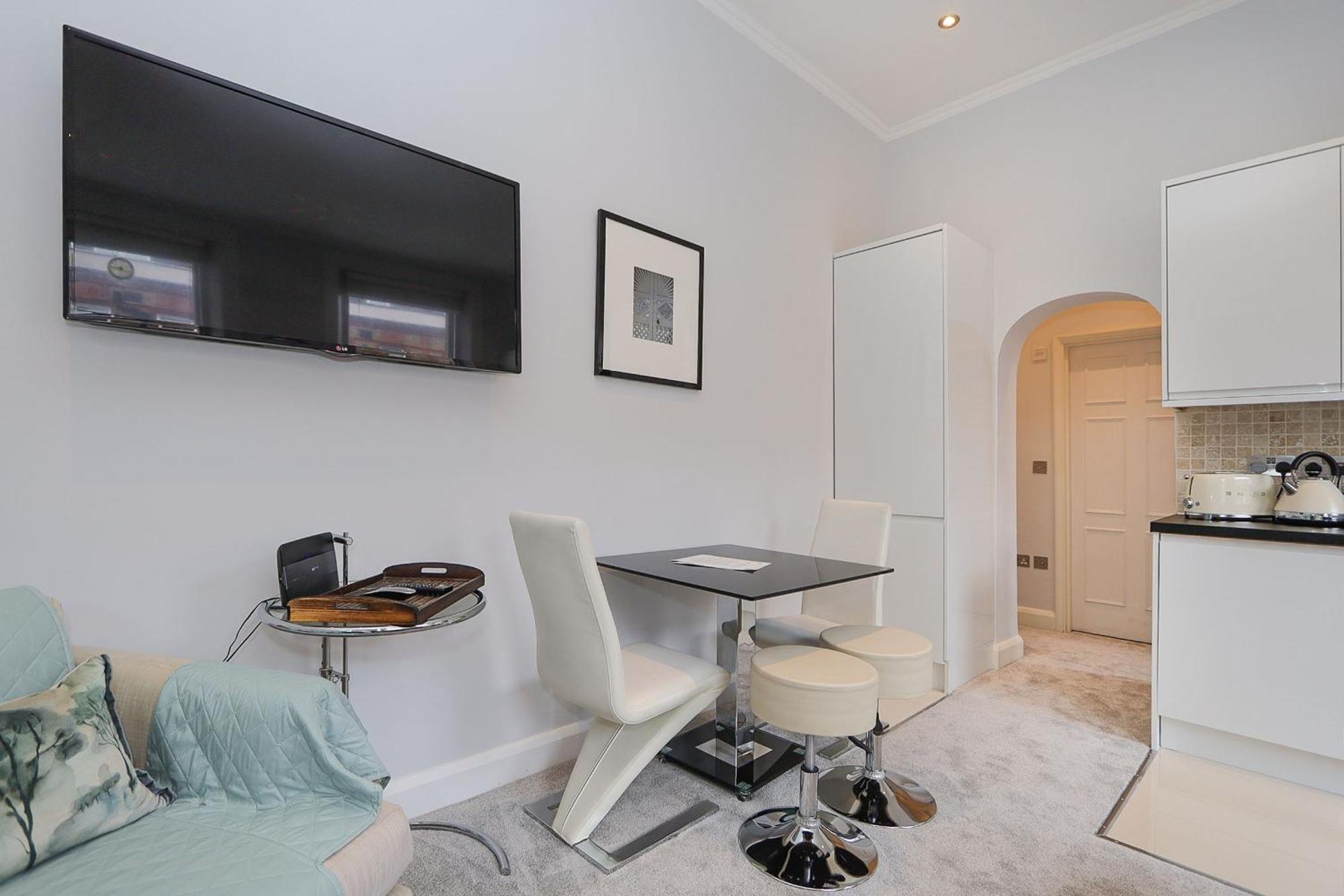 Apartment Cosy Kensington Flat, 2 Min To Tube London
