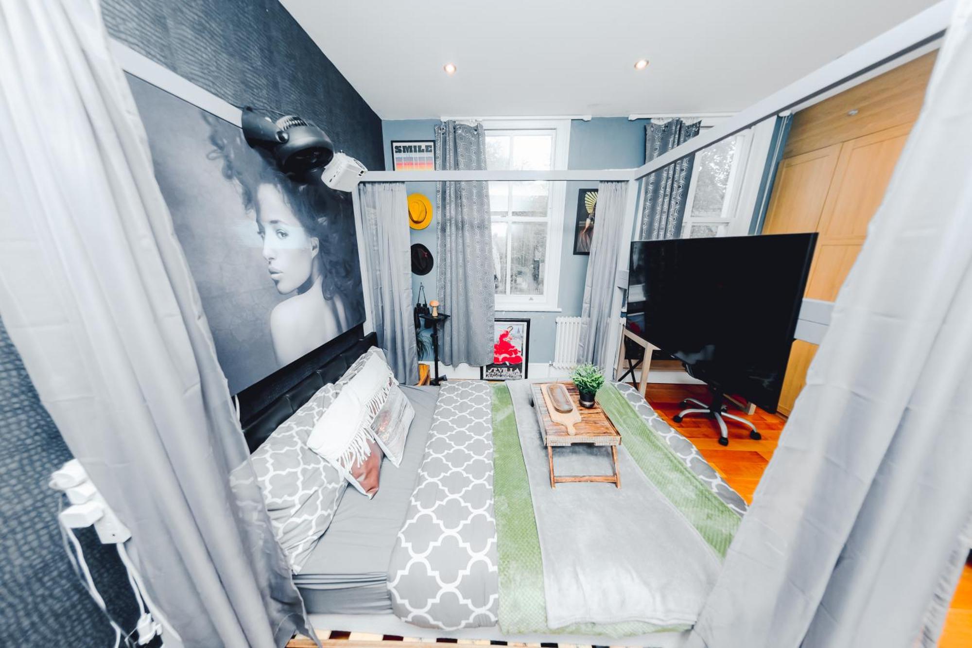Hospedagem domiciliar Master En - Townhouse Double With Garden & Hot Tub