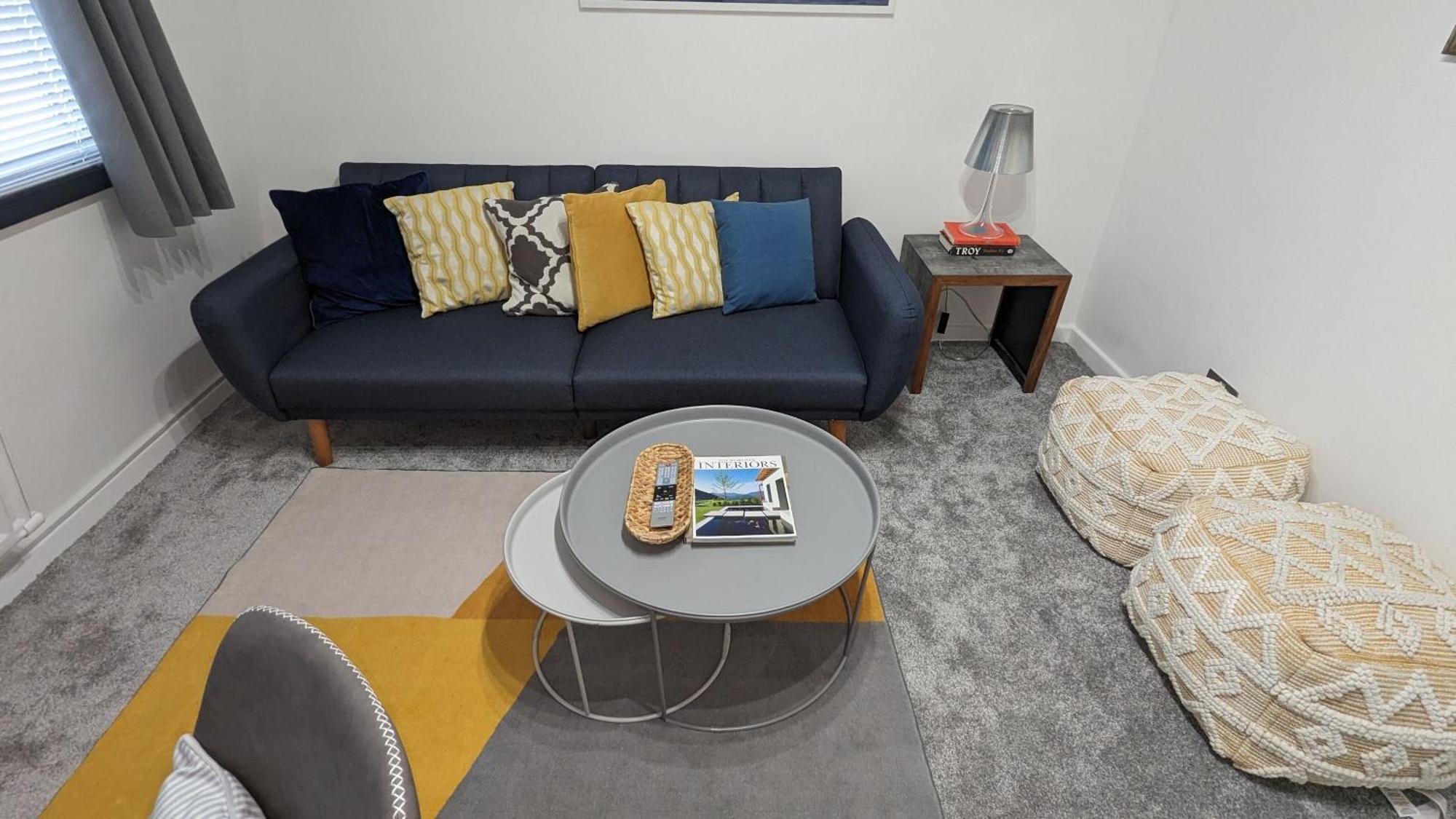 Apartment Charming & Quaint Old Compton - Quiet Guests Only Allowed, No Parties Allowed, Over 25 Years Old Or Families *