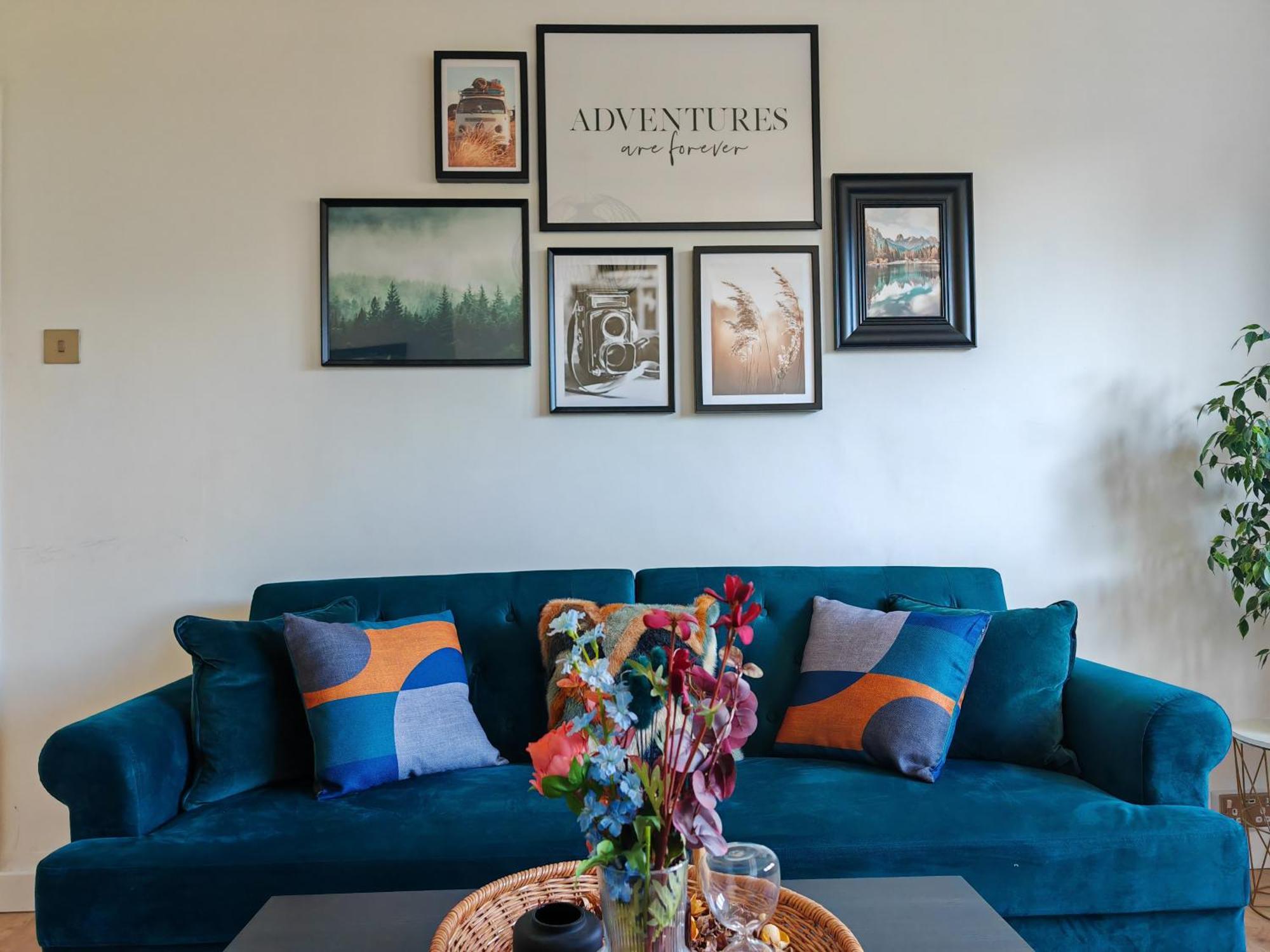 Modern - Accommodates 6 - Private Parking - 15min To Bridge, Eye And Charing Cross Londen
