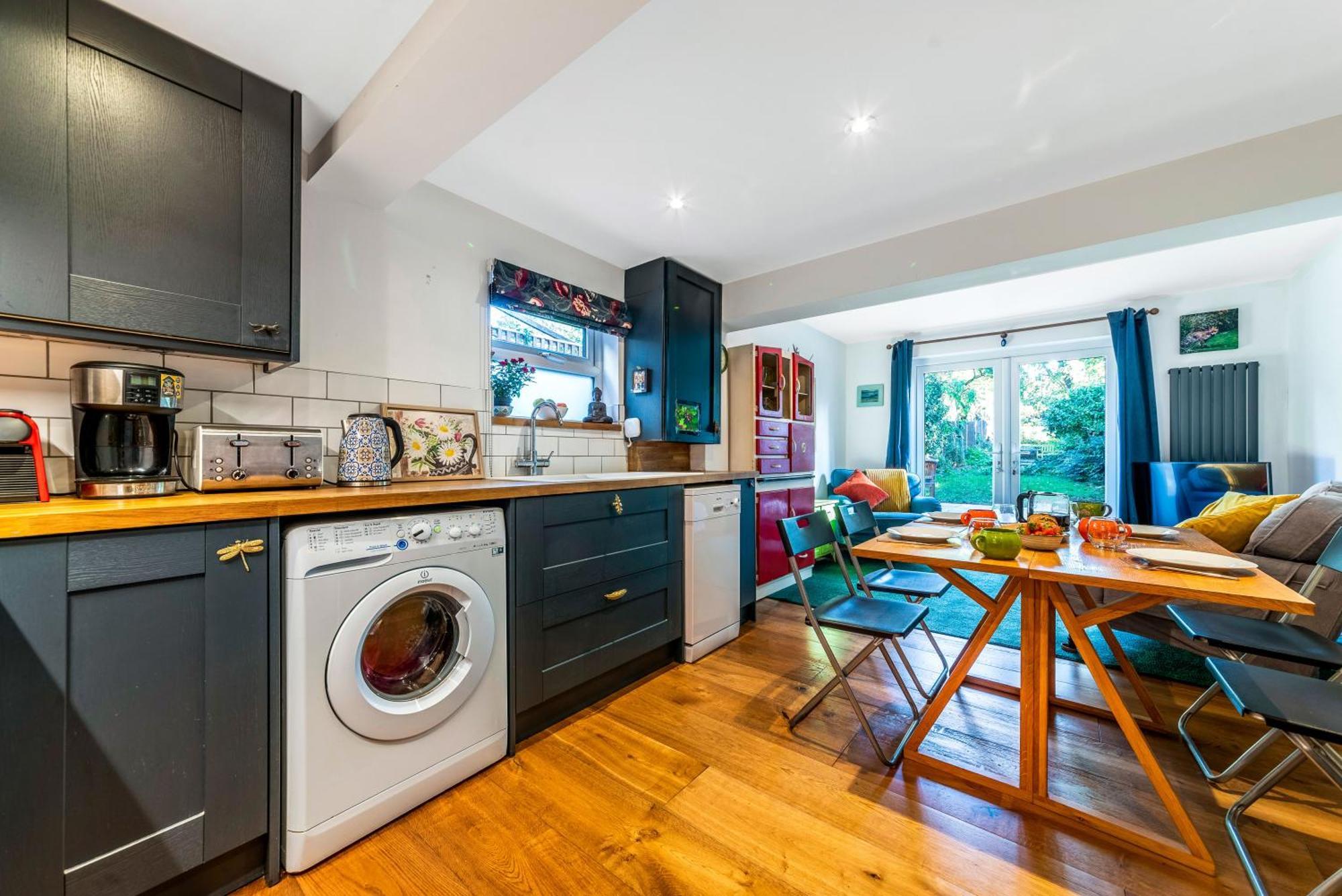 Garden With Parking * London
