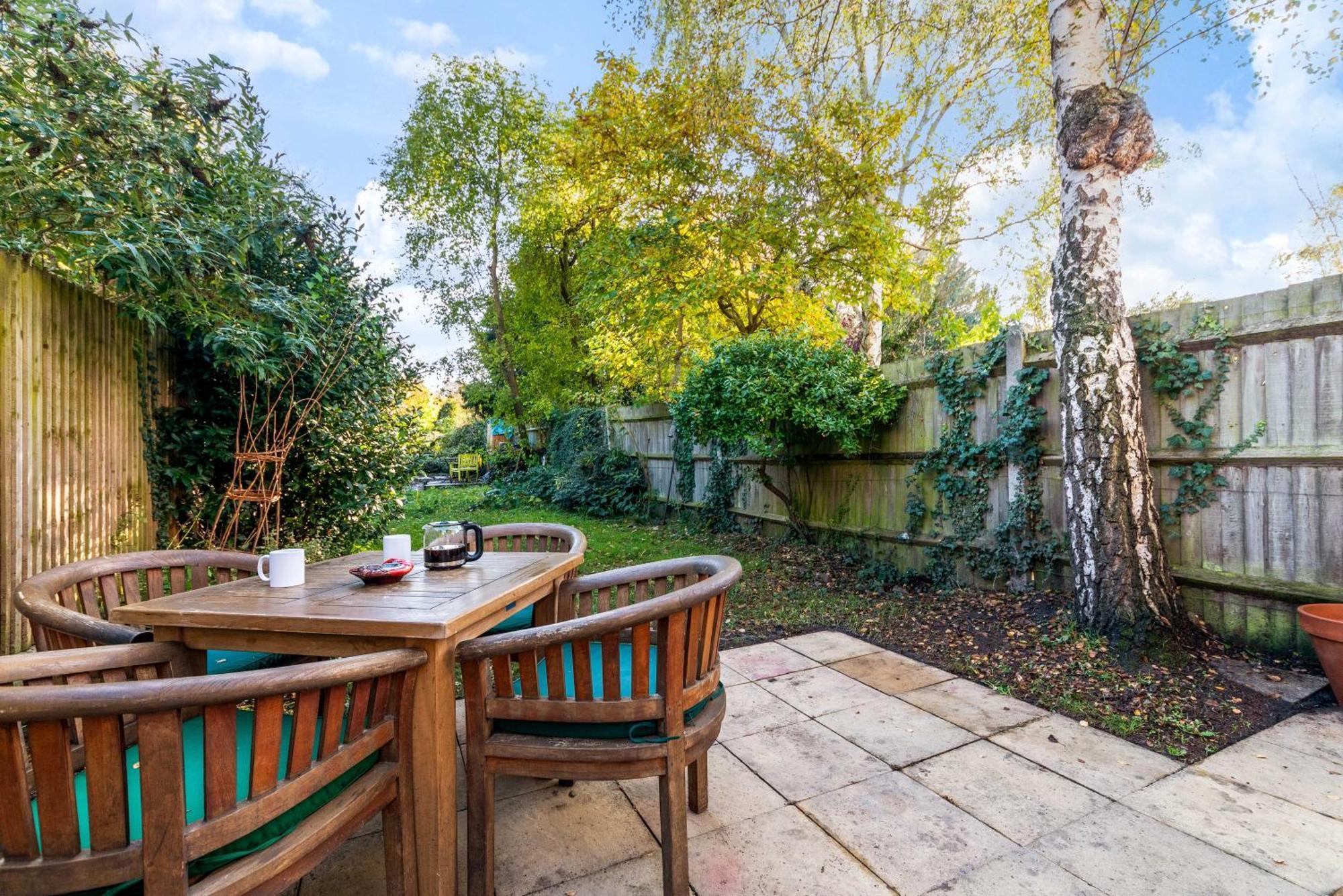 Garden With Parking * London