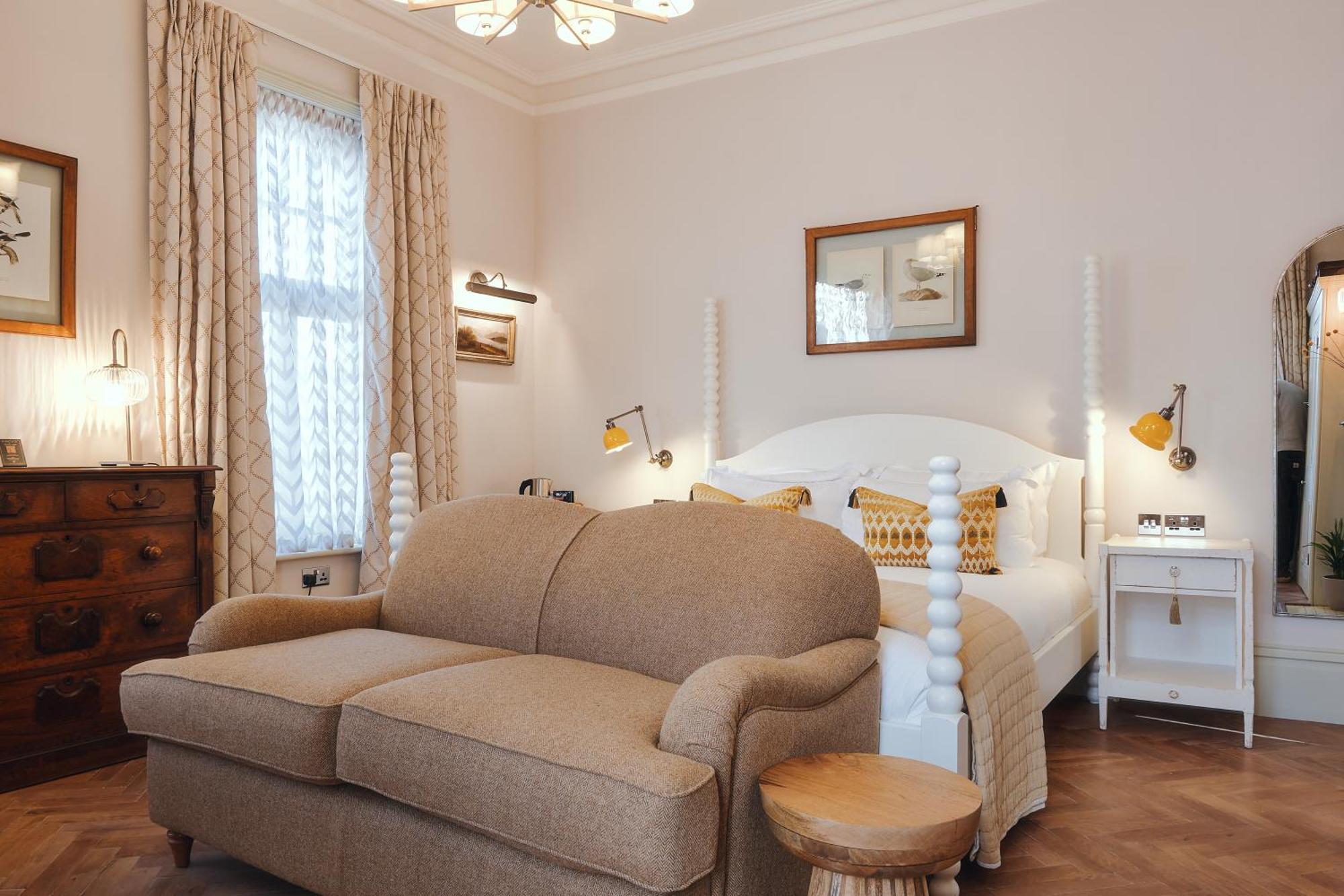 The Black Lion Pub & Boutique Pensão 3*