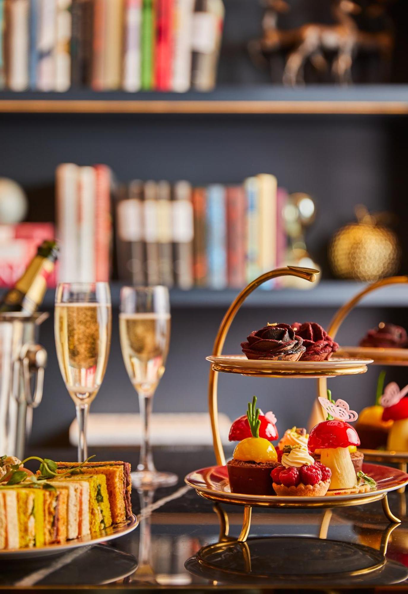 The Guardsman - Preferred And Hotel Londres