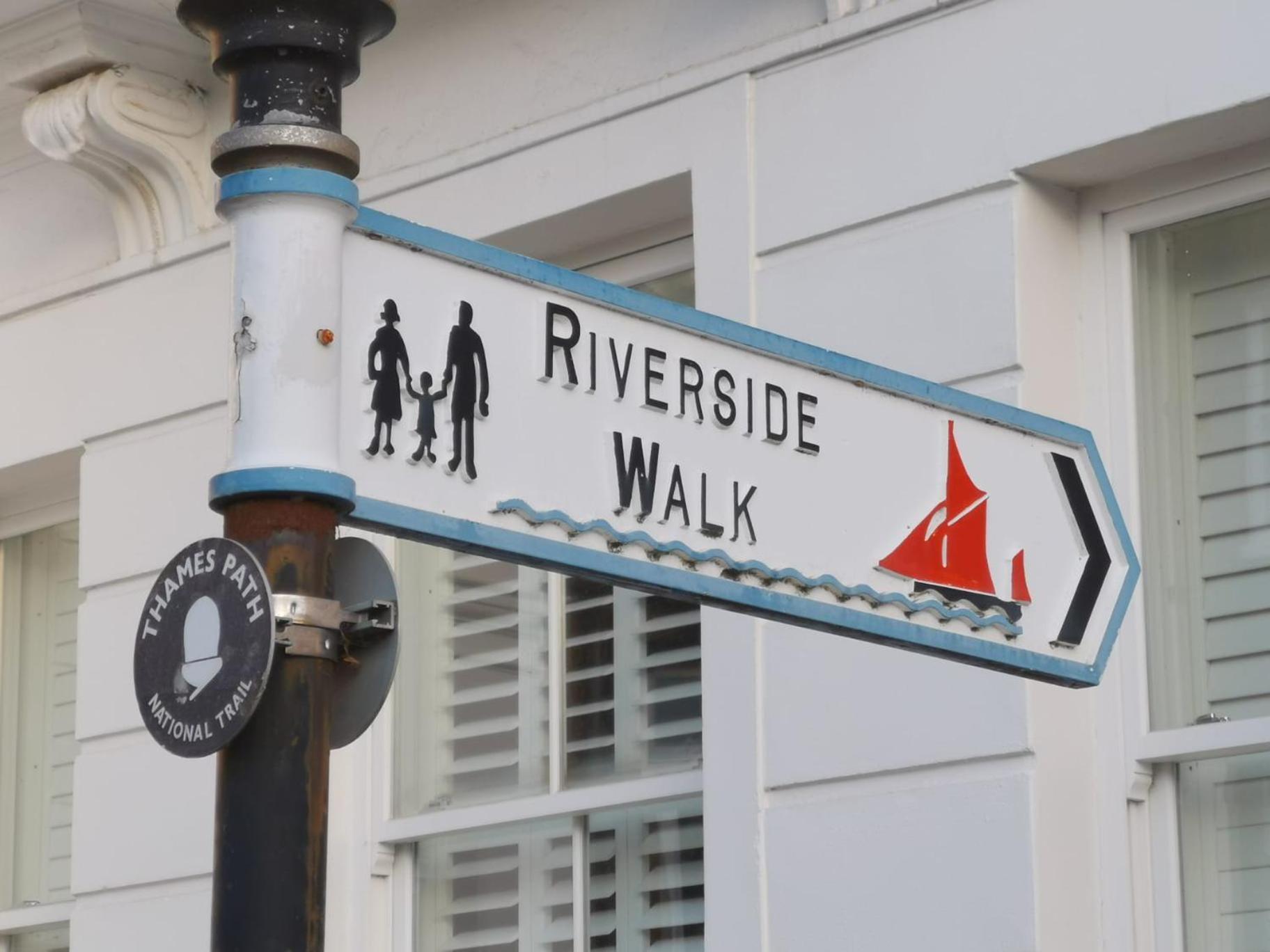 Free Parking - 4 Bed - 3 Bath - Sofa Bed - Digital Lock Entry Hébergement de vacances Londres