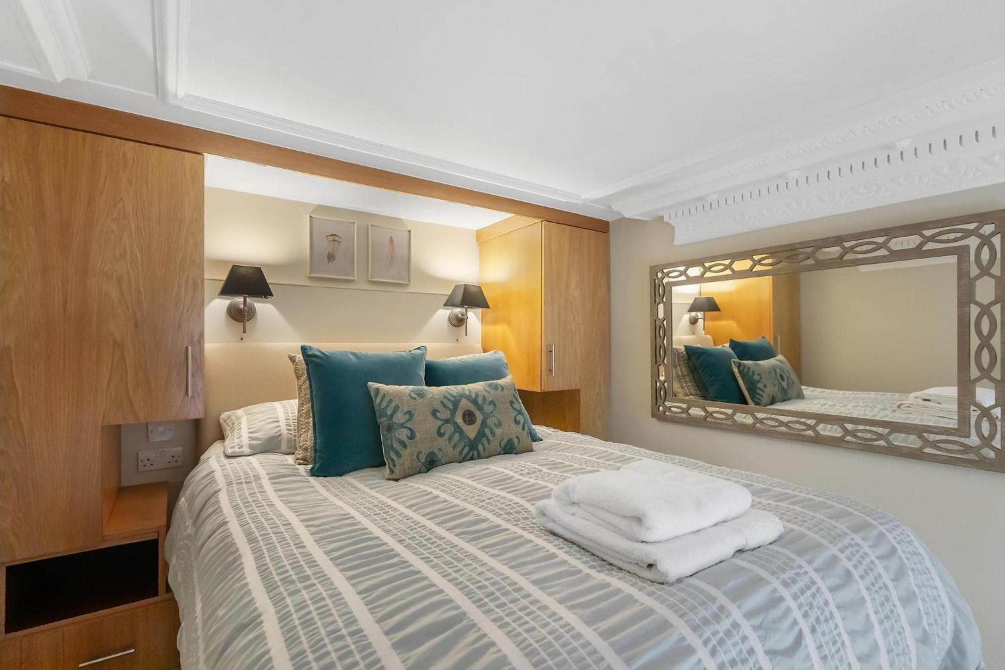 Apartment Stylish In Kensington