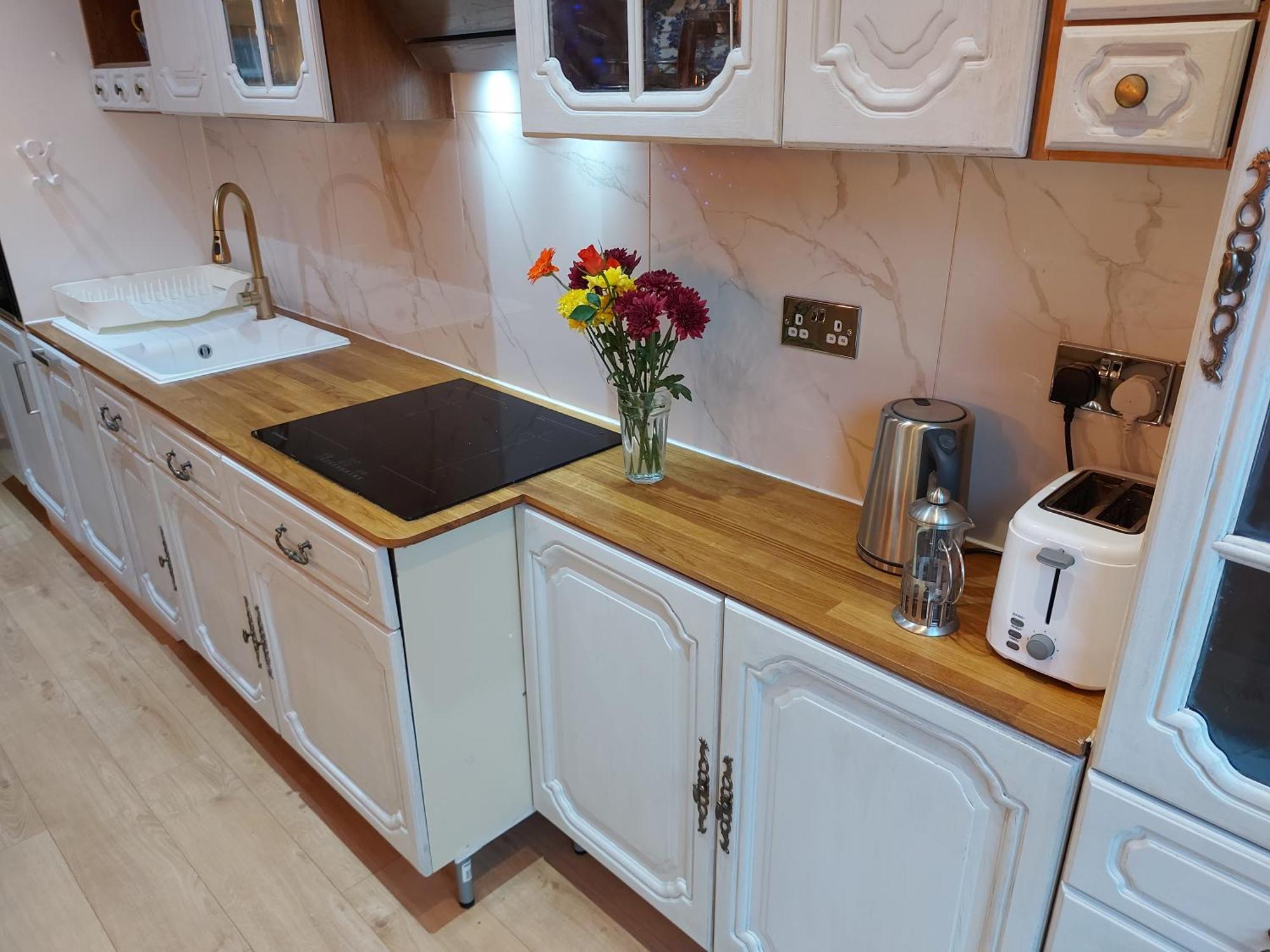Free Parking - 4 Bed - 3 Bath - Sofa Bed - Digital Lock Entry Hébergement de vacances