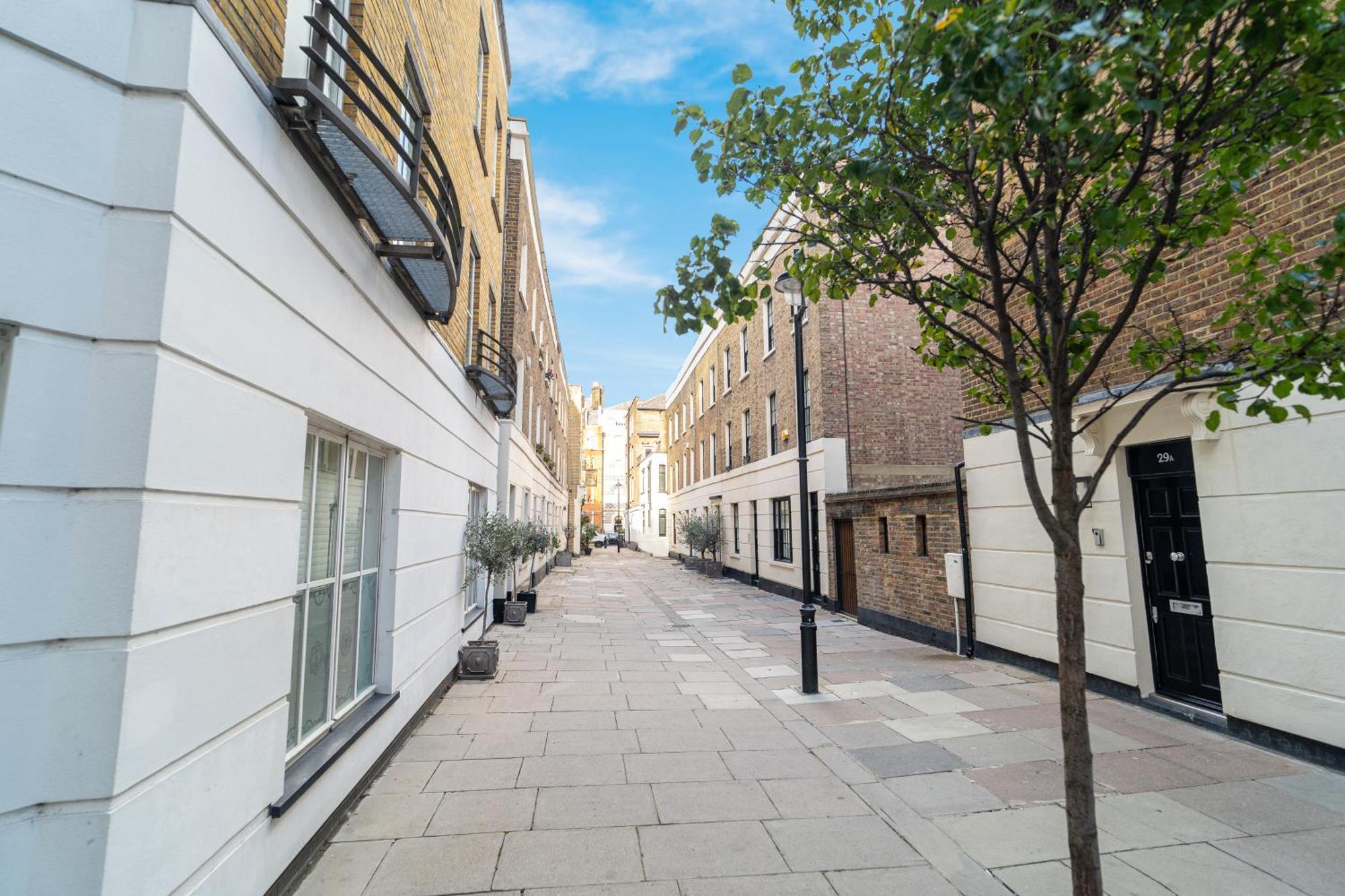 Apartamento Spacious West End Duplex Apartment, W1 Londres