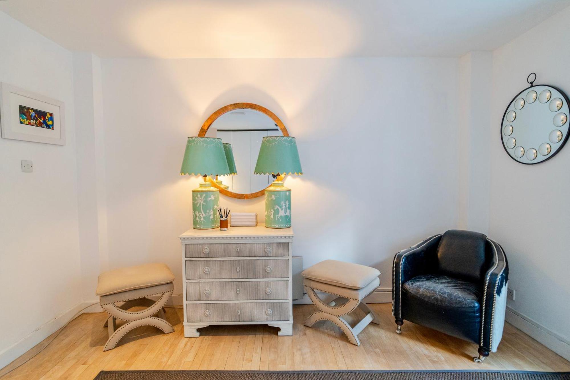 Spacious West End Duplex Apartment, W1 Londres
