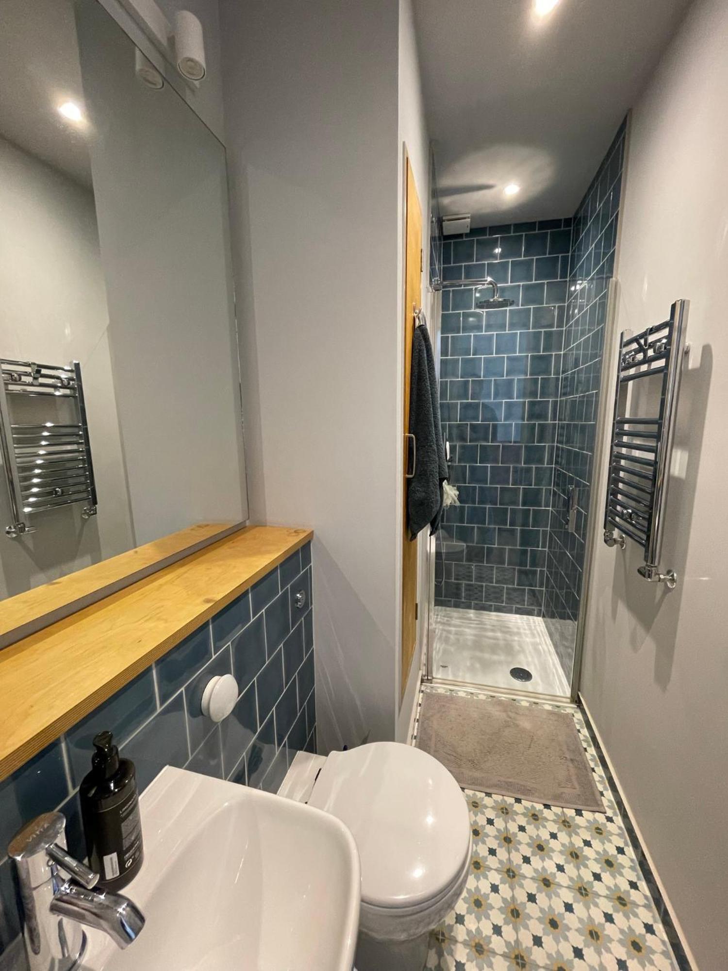 Spacious With Terrace Apartment London