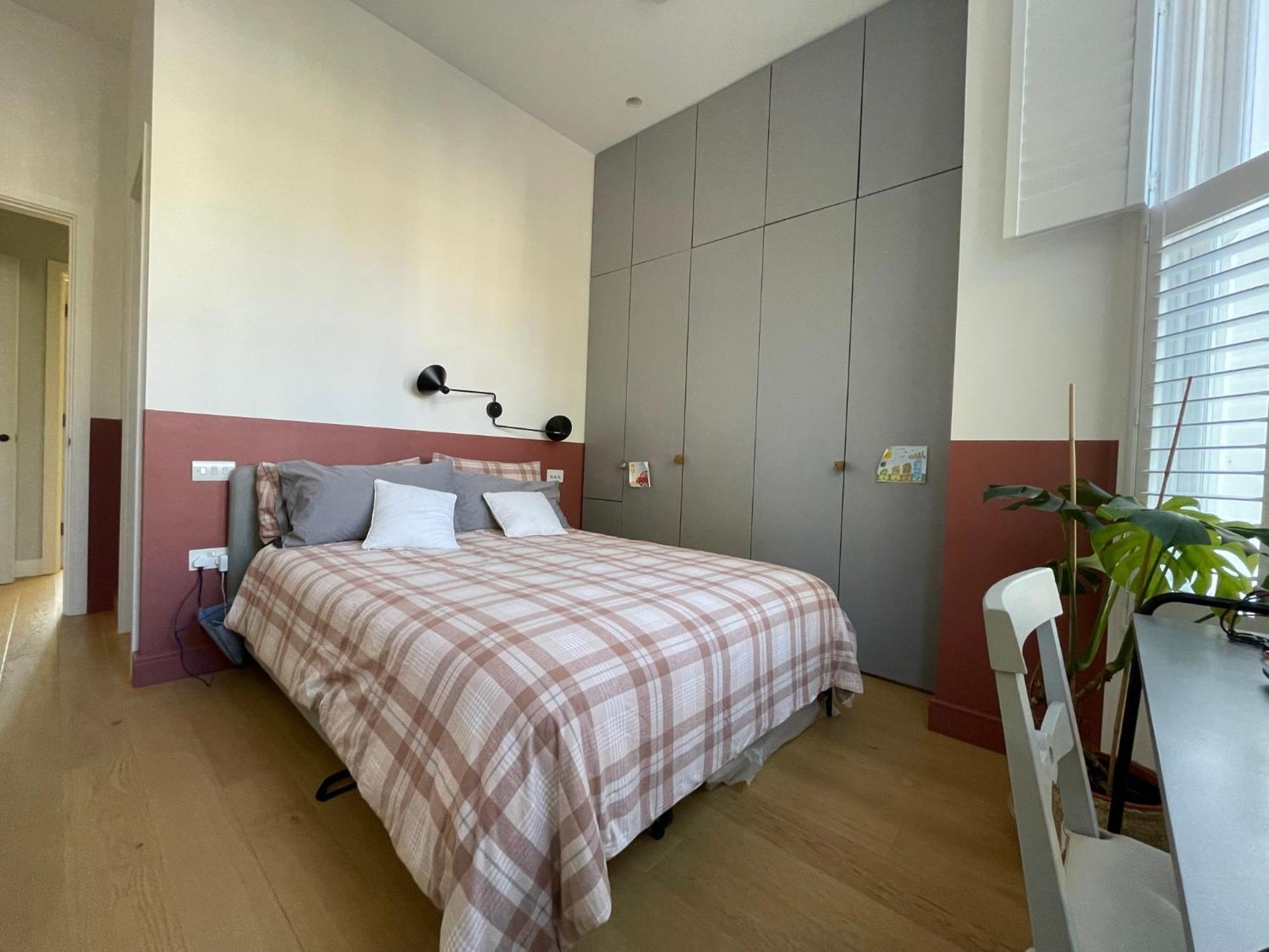 Spacious With Terrace London