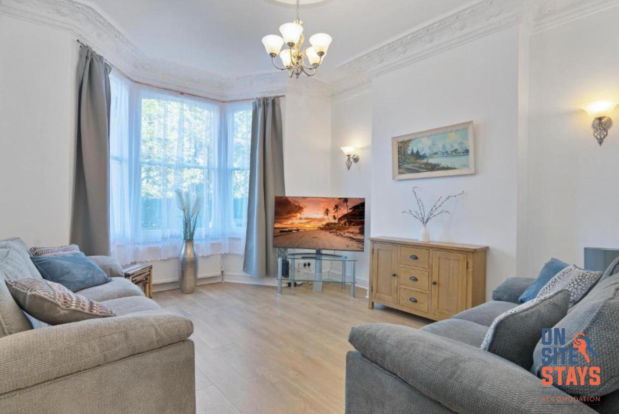 Onsitestays - Tranquil 2 Bedroom With Large Kitchen, Private Garden Near Wimbledon Station Appartement