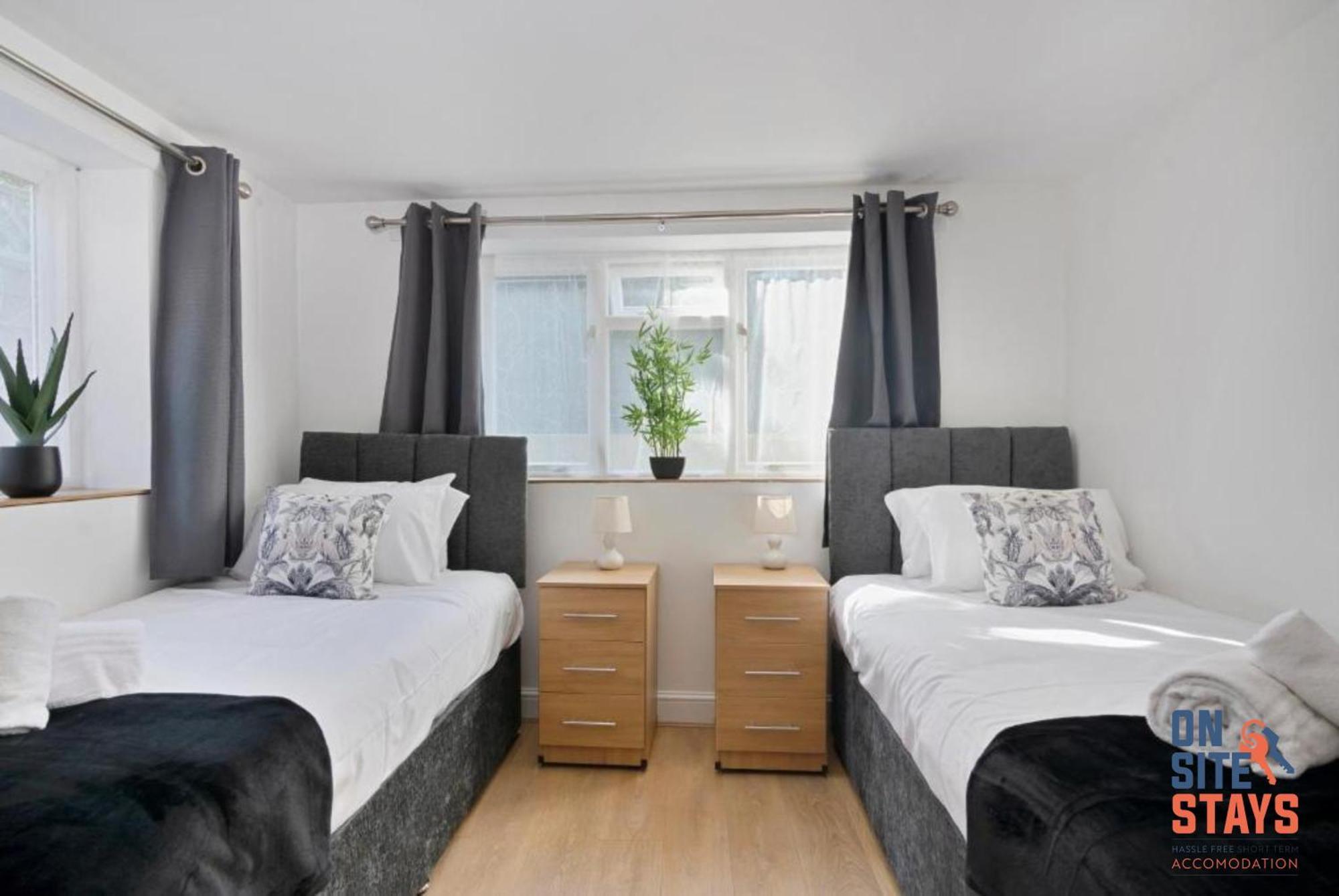 Onsitestays - Tranquil 2 Bedroom With Large Kitchen, Private Garden Near Wimbledon Station * Londres