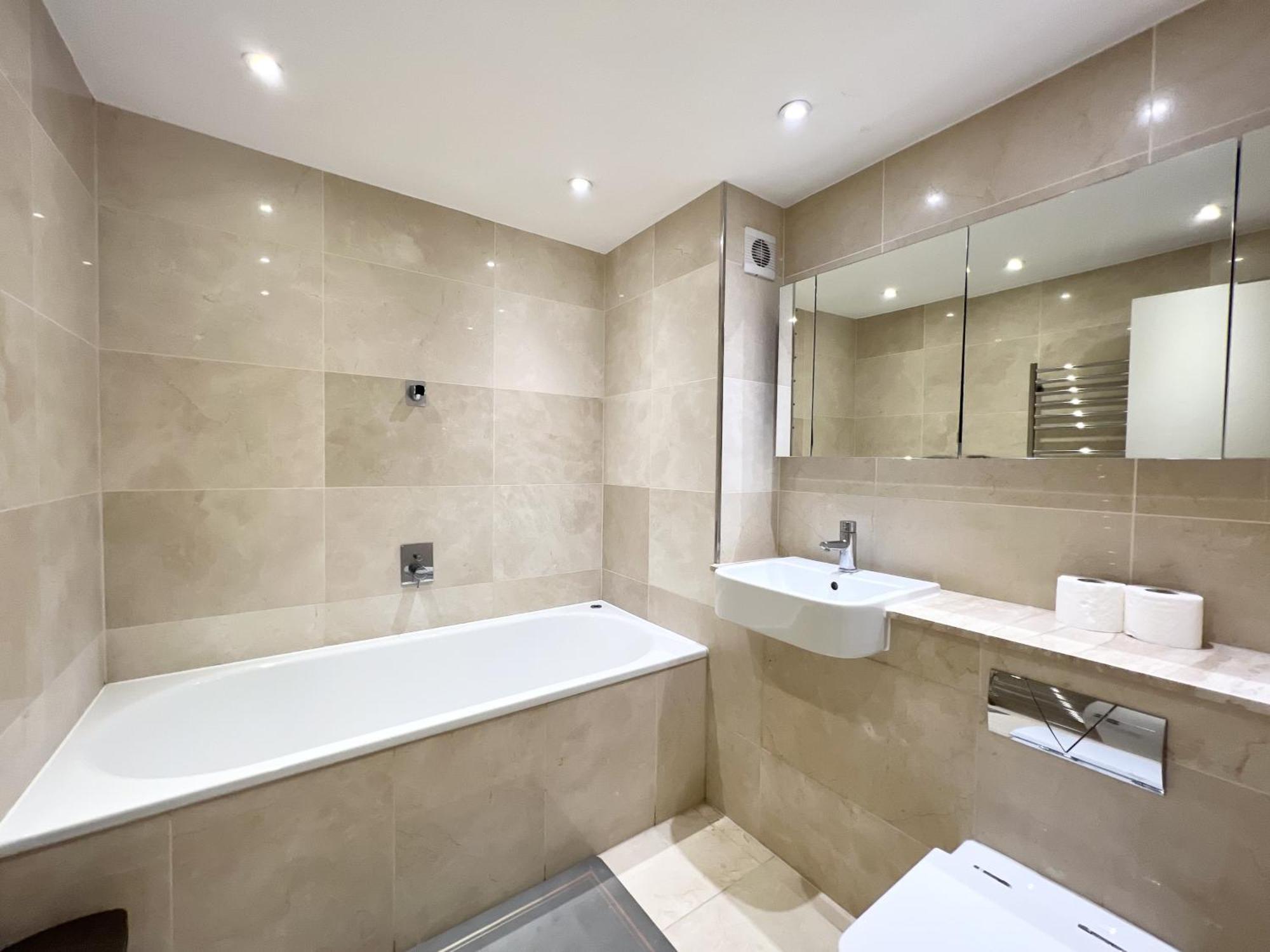 Vip Serviced Excellent Location Great Price * Londen
