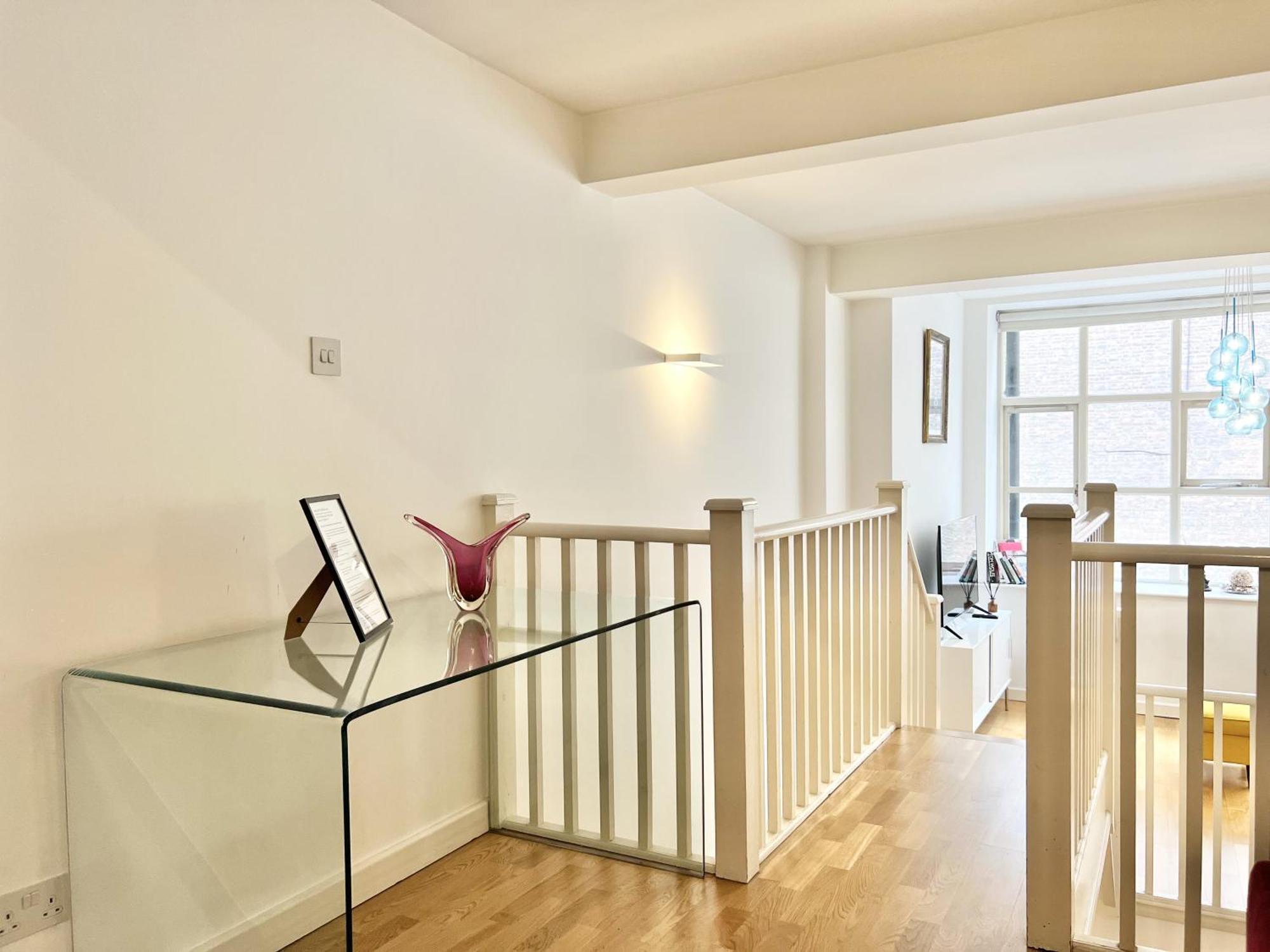 Vip Serviced Excellent Location Great Price * Londen