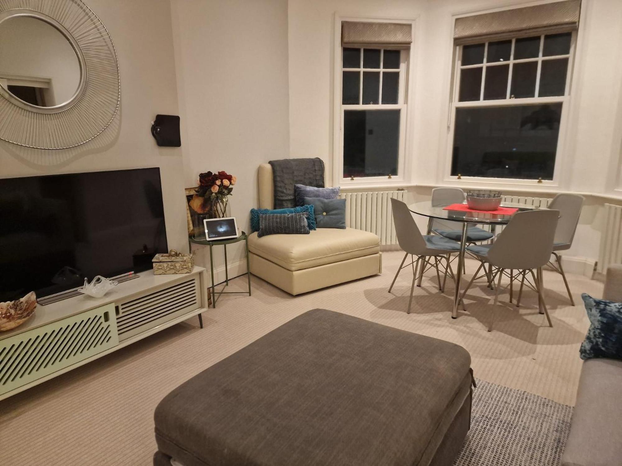 Quintessentially 'london' Flat *