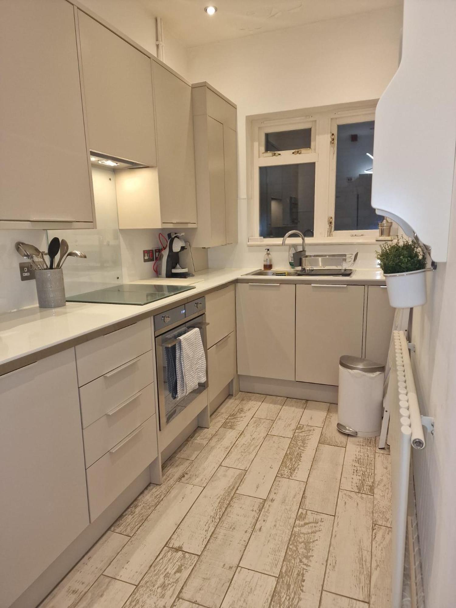 Quintessentially 'london' Flat