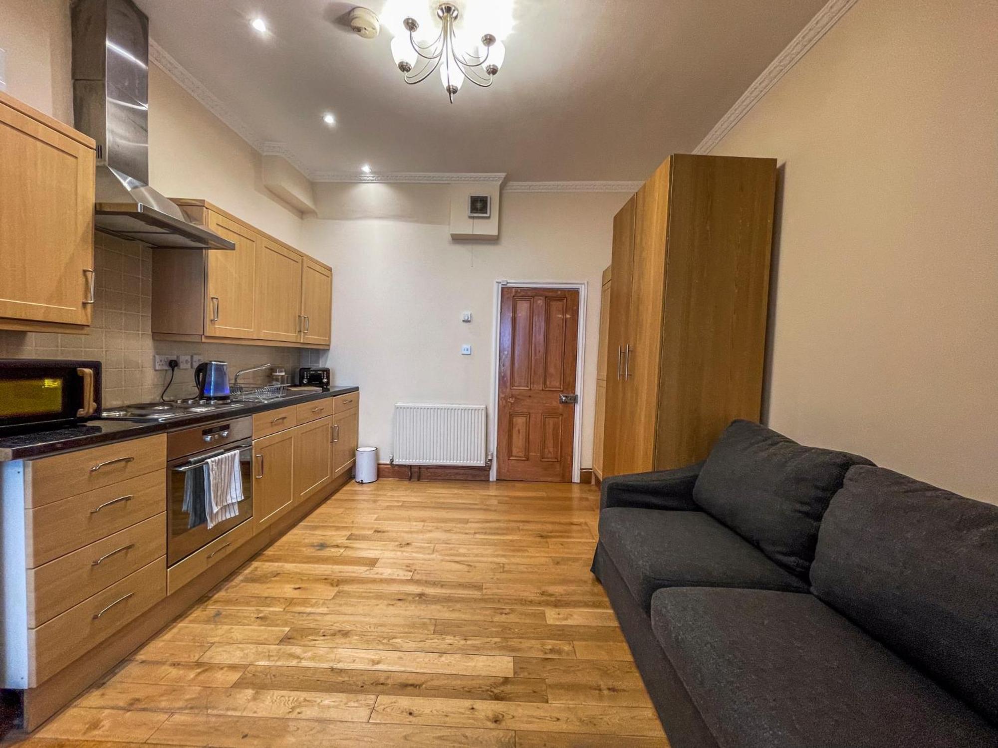 Lovely&bright Flat Close To Appartement