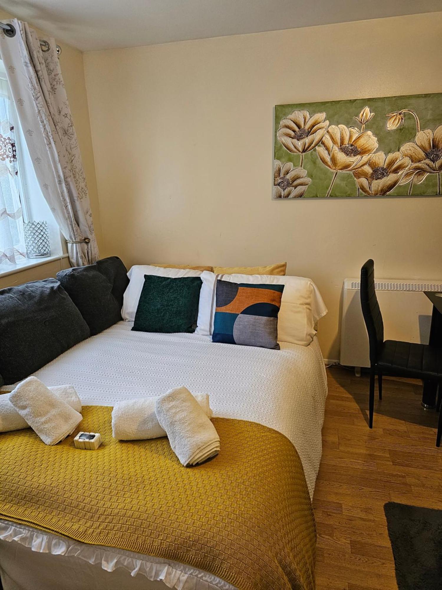 Inviting 1-bed In Near Hotsput Appartement *