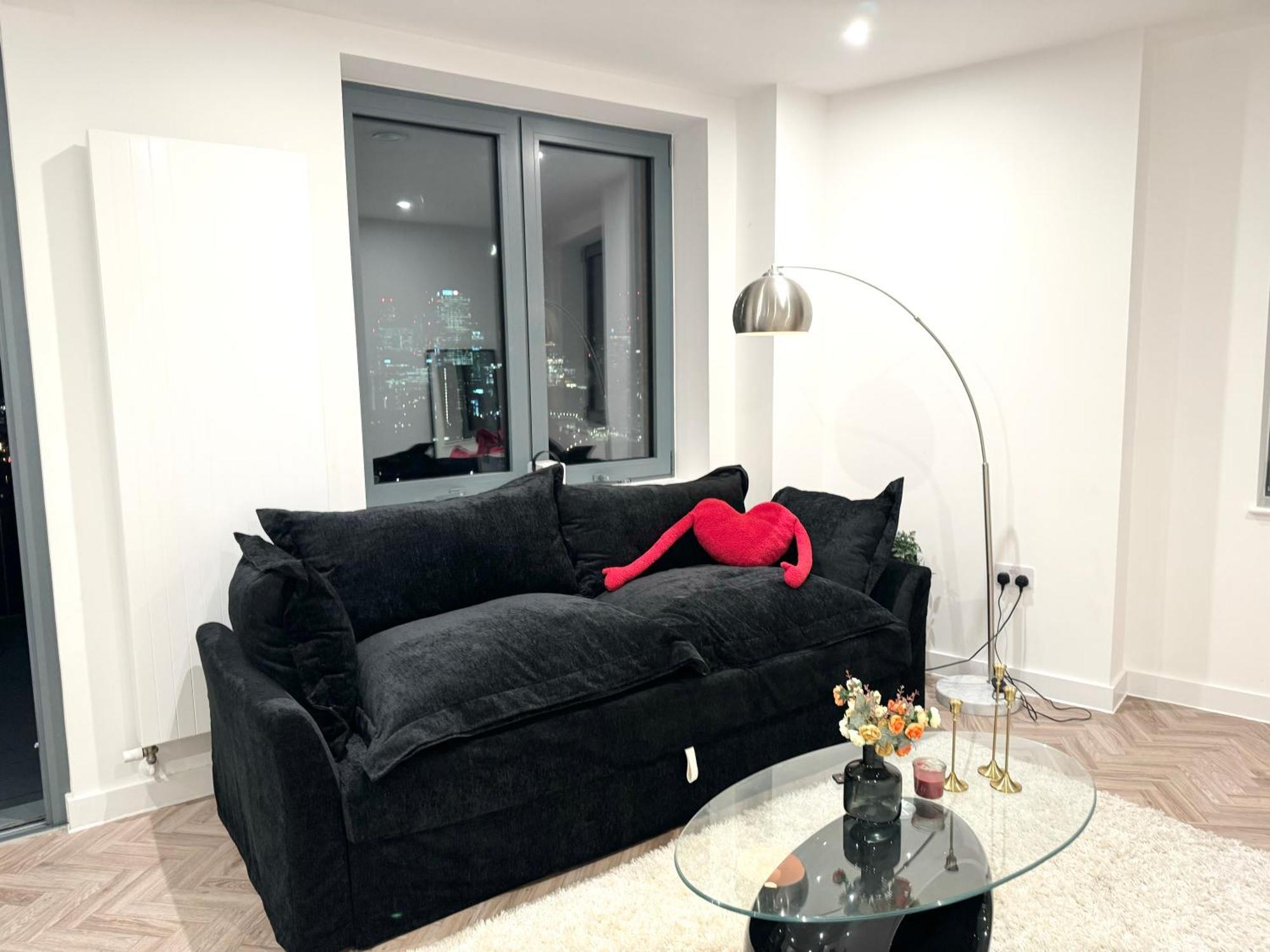 Stunning With And River Views Apartamento