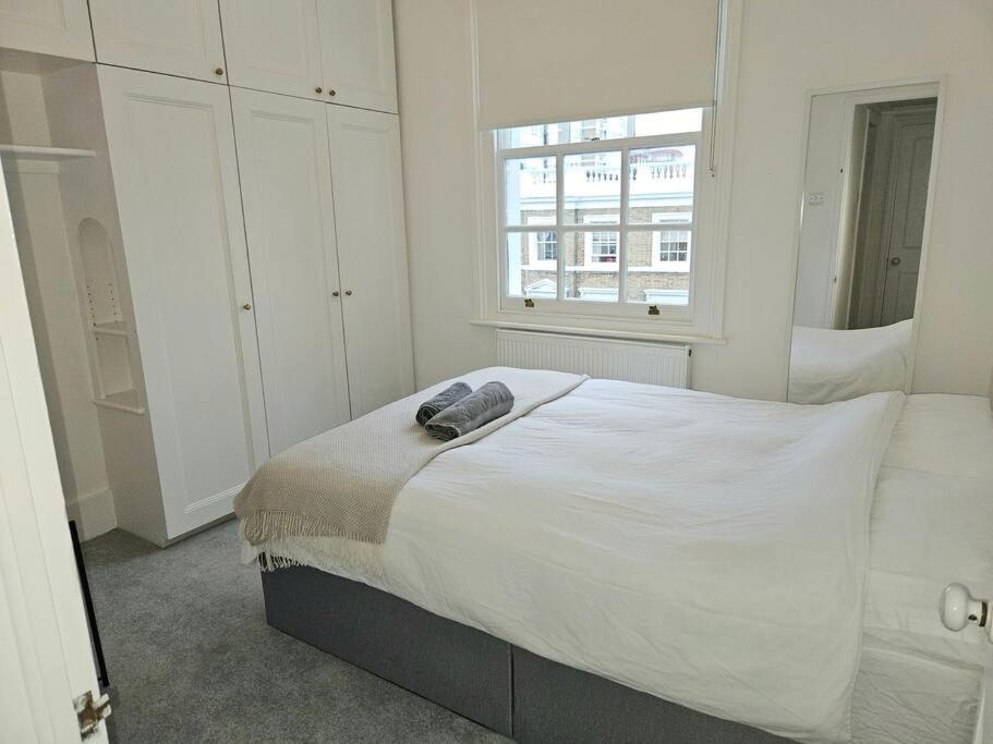 Beautiful Two Bedroom Maisonette In The Heart Of Chelsea Appartement