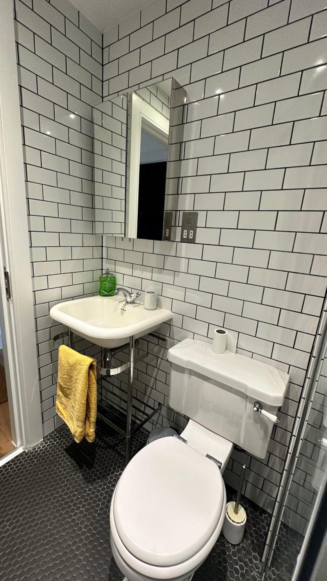 Modern & Stylish 1 Bedroom Flat Londres