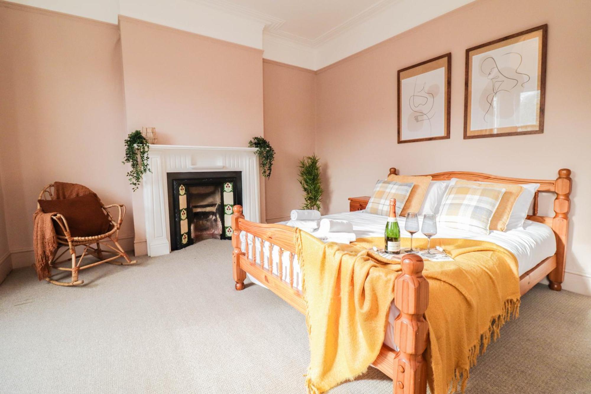 Casa de Férias Stunning 5 Bed House In Clapham - Free Wifi!