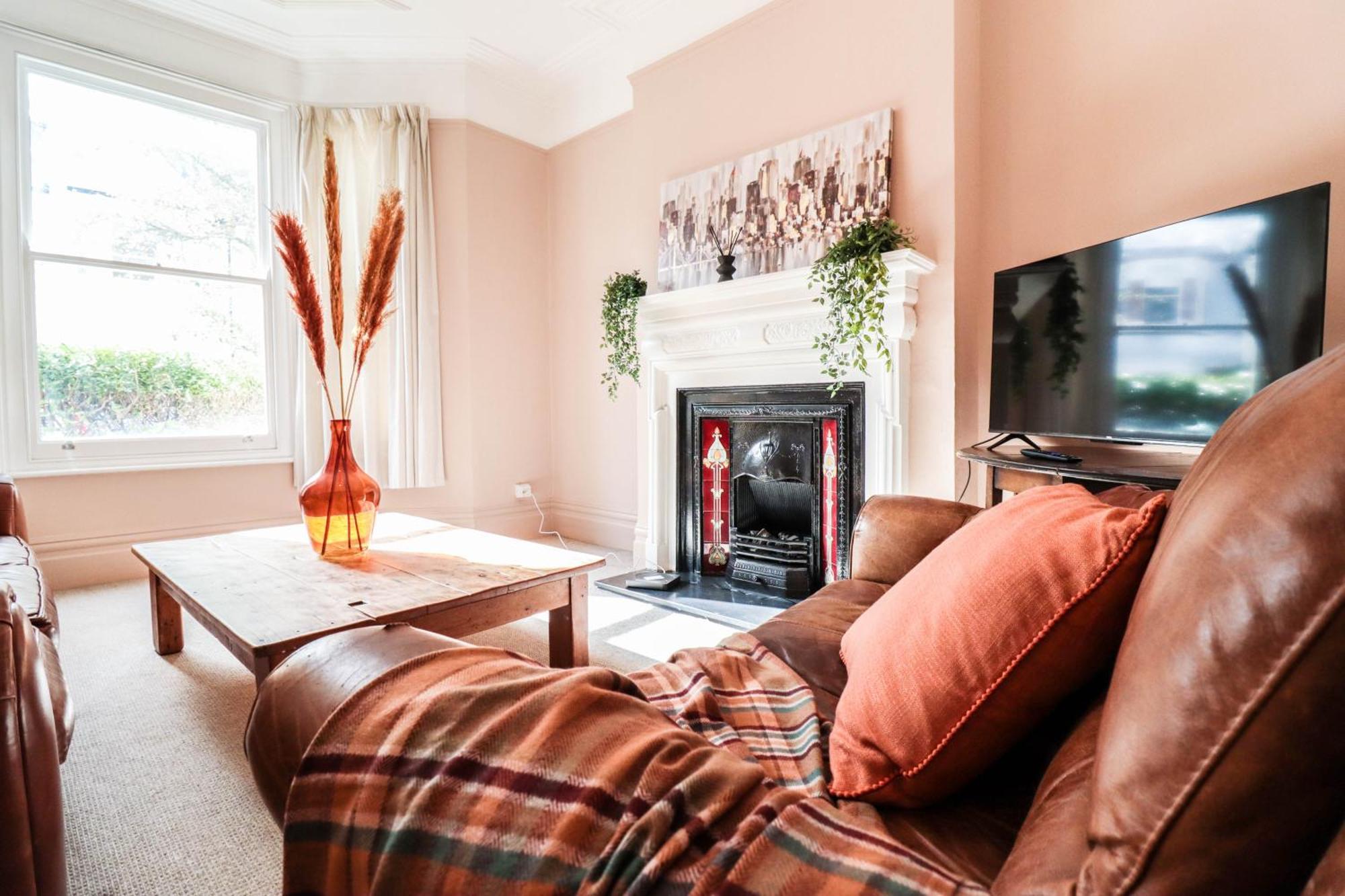 Casa de Férias Stunning 5 Bed House In Clapham - Free Wifi!