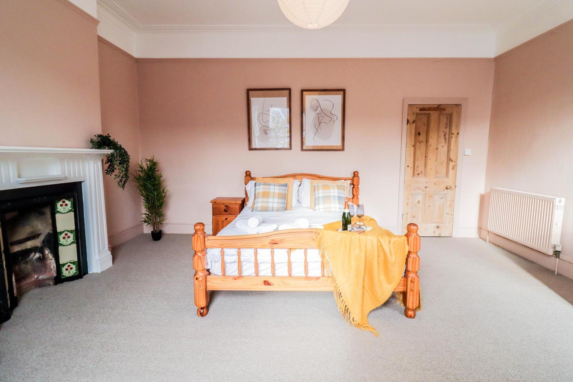 Casa de Férias Stunning 5 Bed House In Clapham - Free Wifi! *